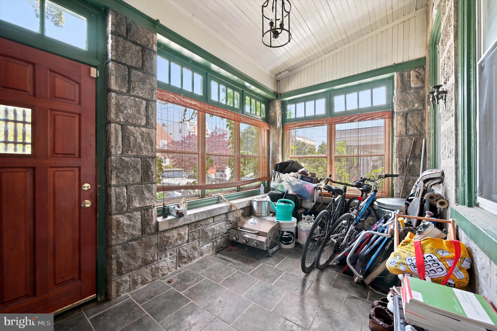 465 GREEN LANE