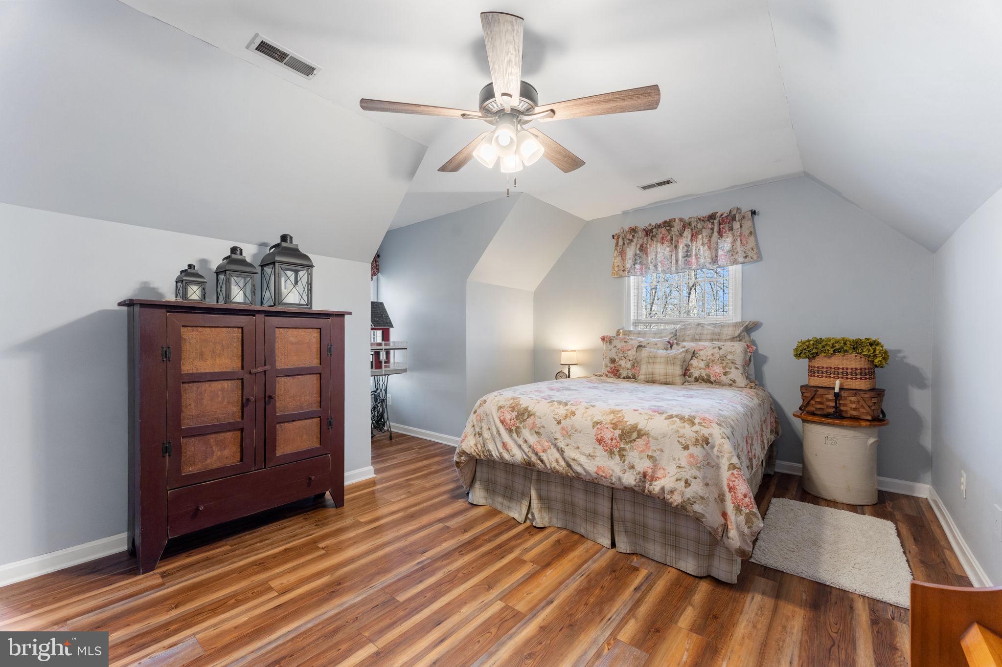DUTCH HOLLOW - Residential