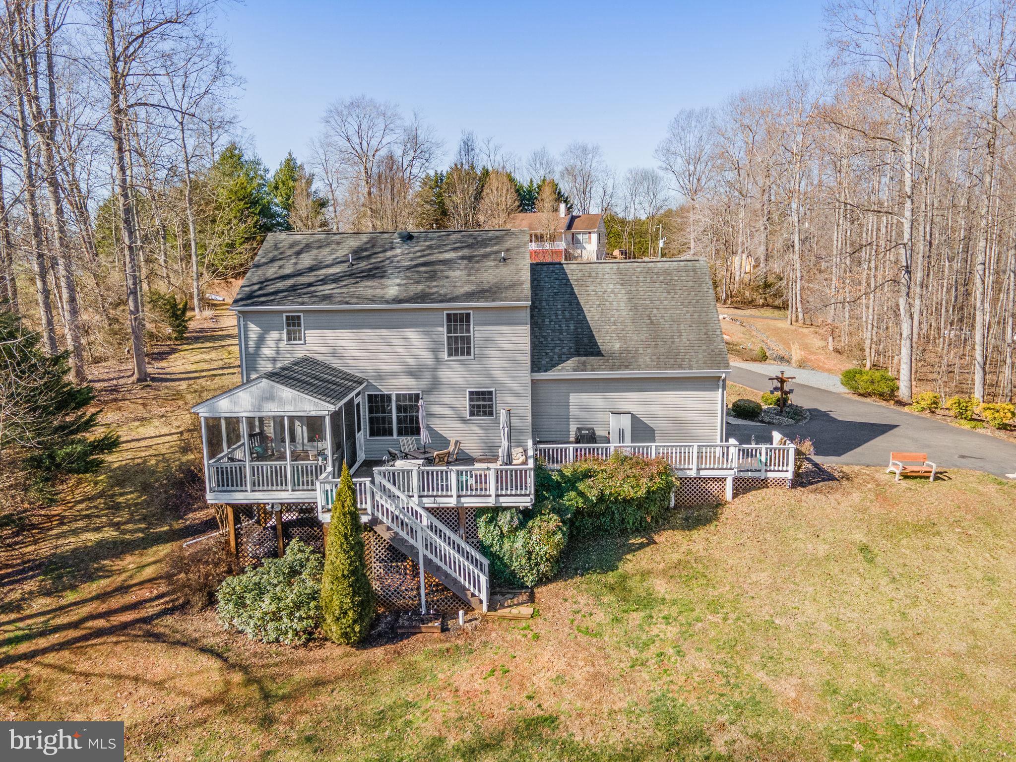 DUTCH HOLLOW - Residential