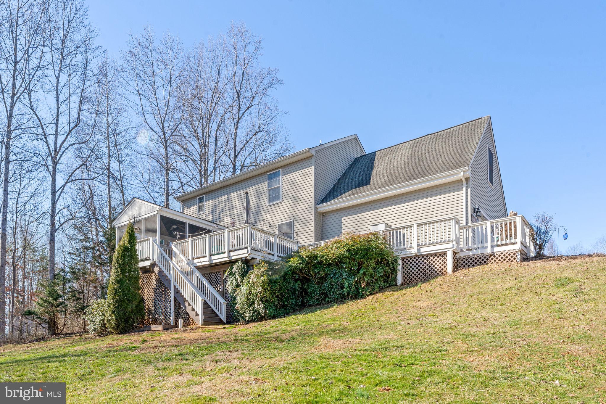 DUTCH HOLLOW - Residential