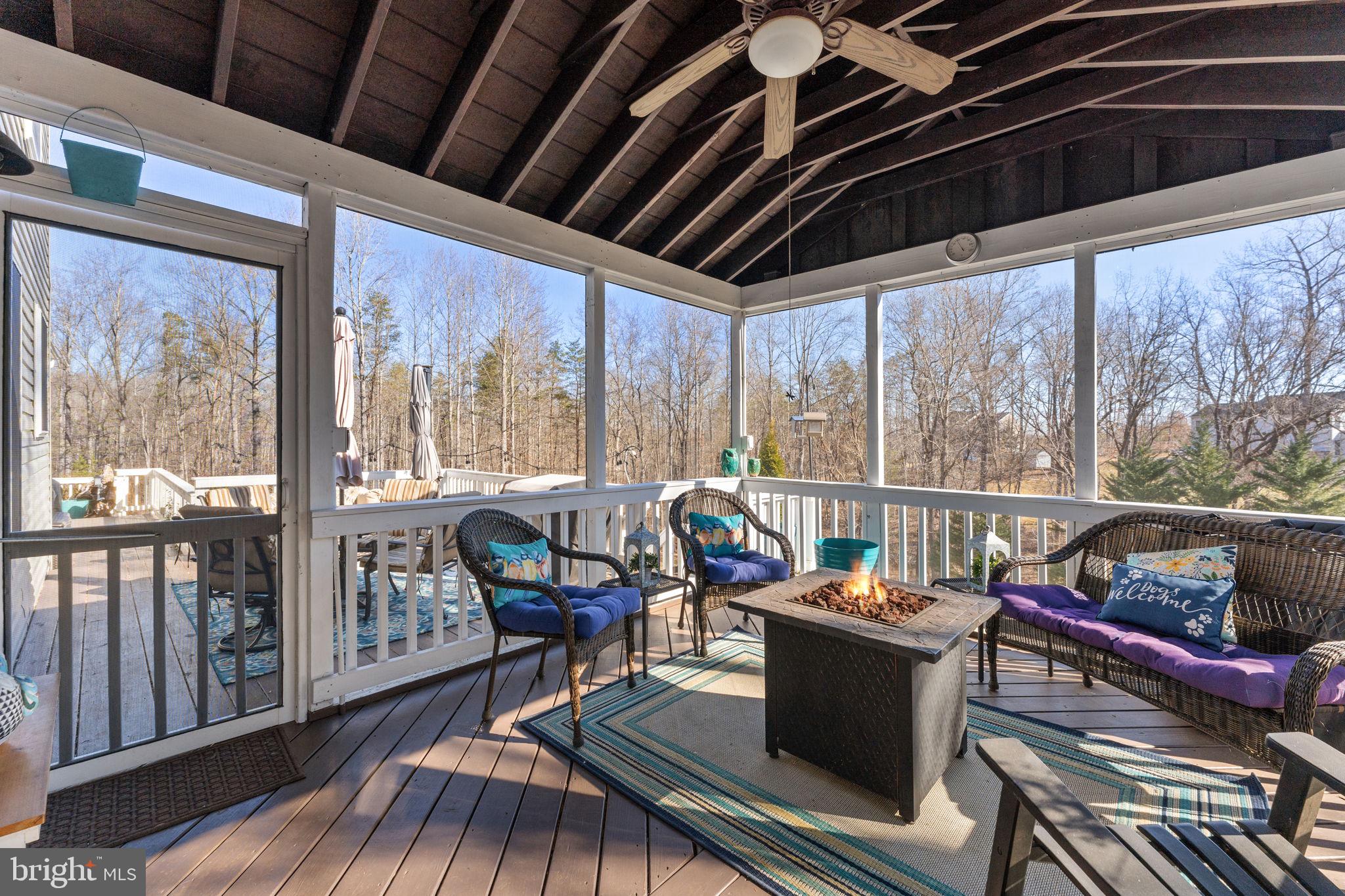 DUTCH HOLLOW - Residential