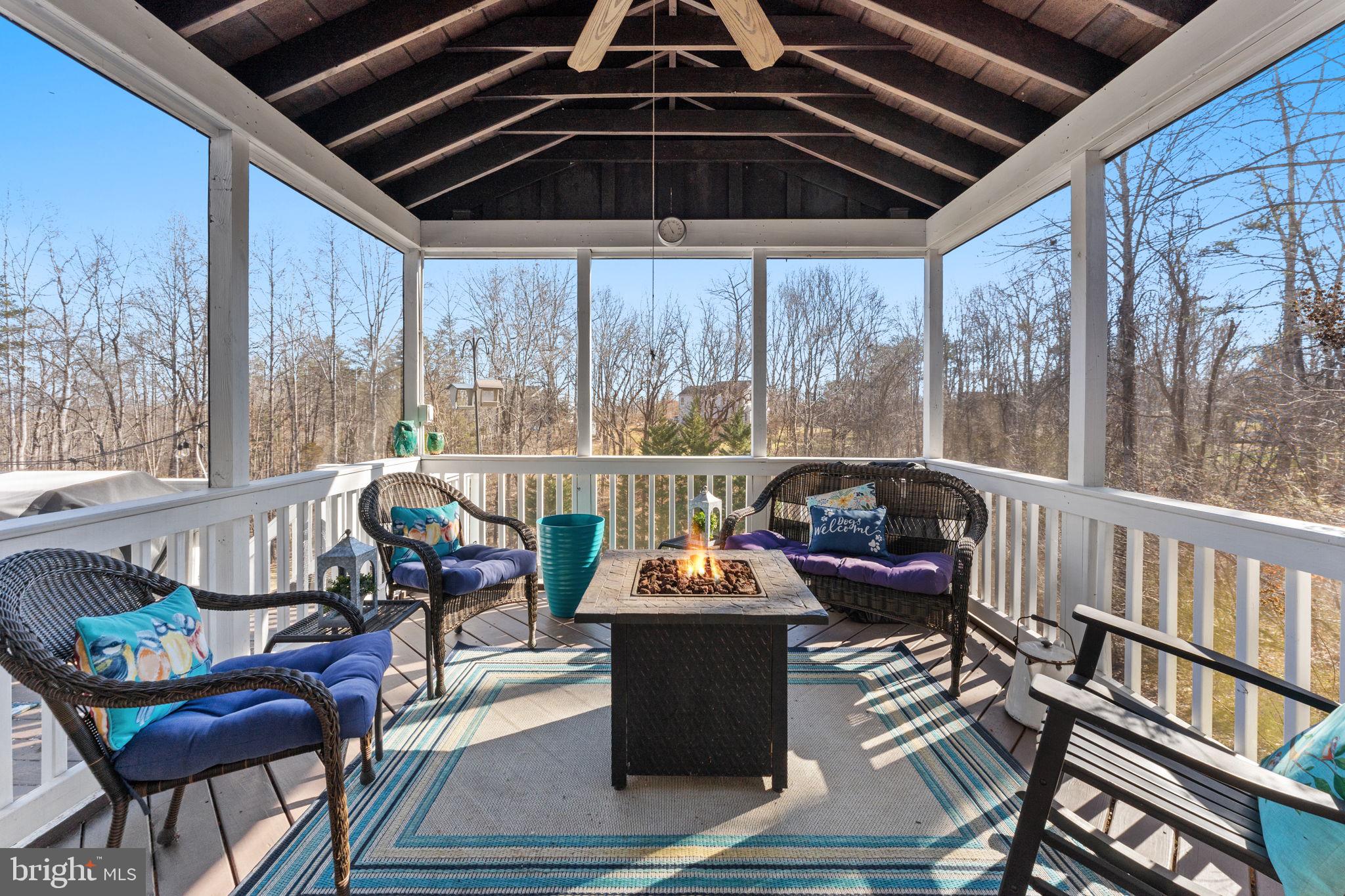DUTCH HOLLOW - Residential
