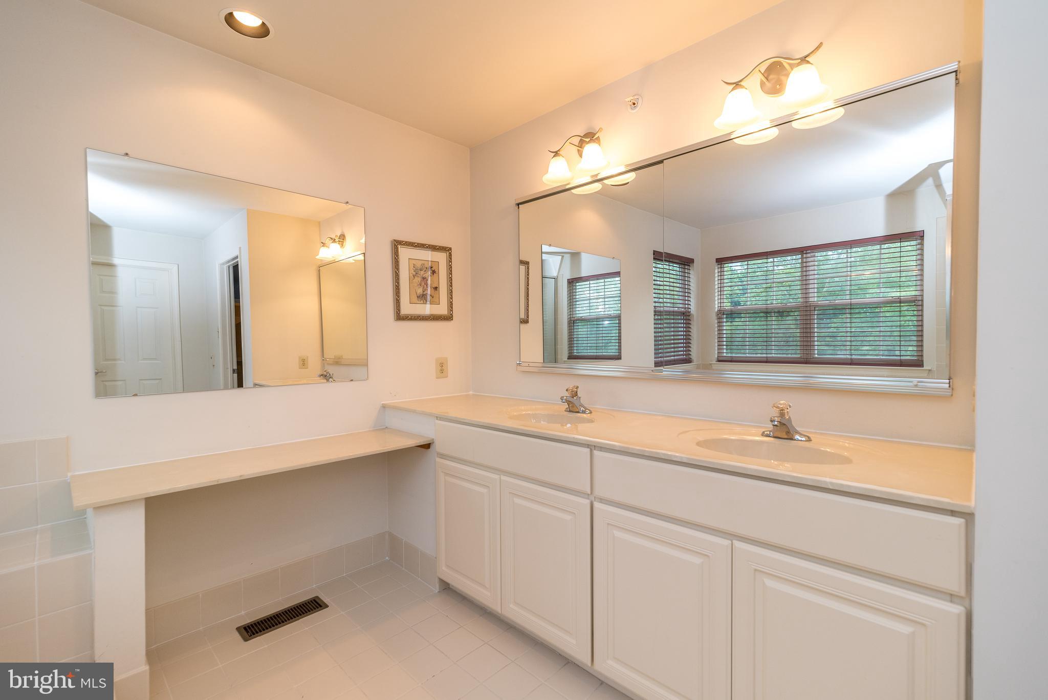 WHISPER RIDGE S - Residential