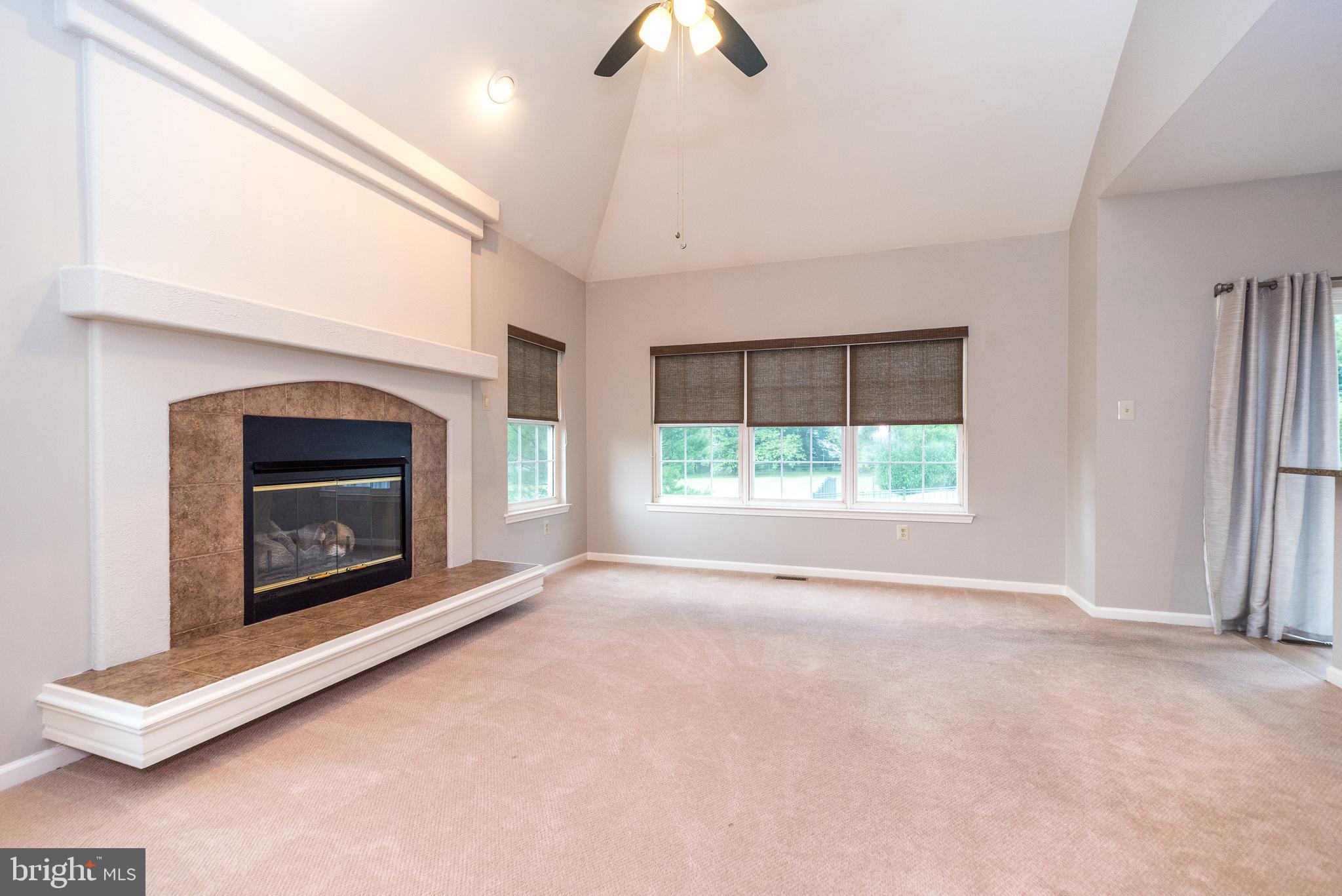 WHISPER RIDGE S - Residential