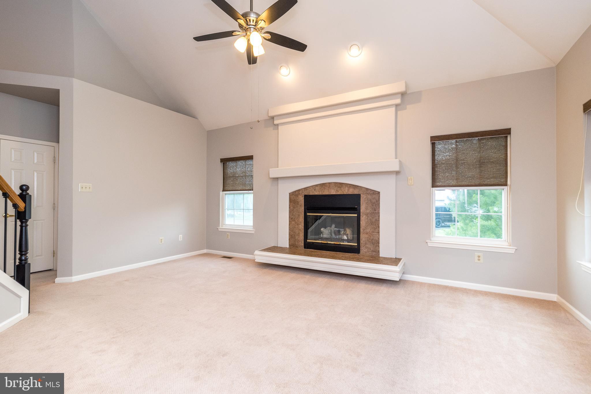 WHISPER RIDGE S - Residential