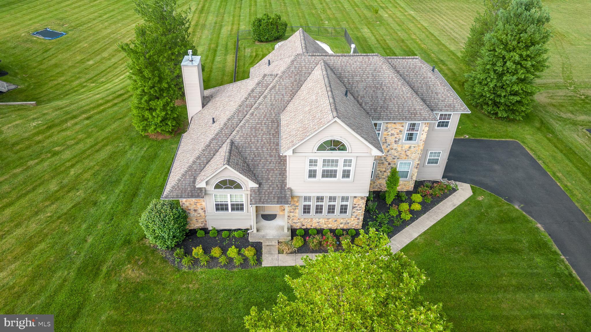 WHISPER RIDGE S - Residential