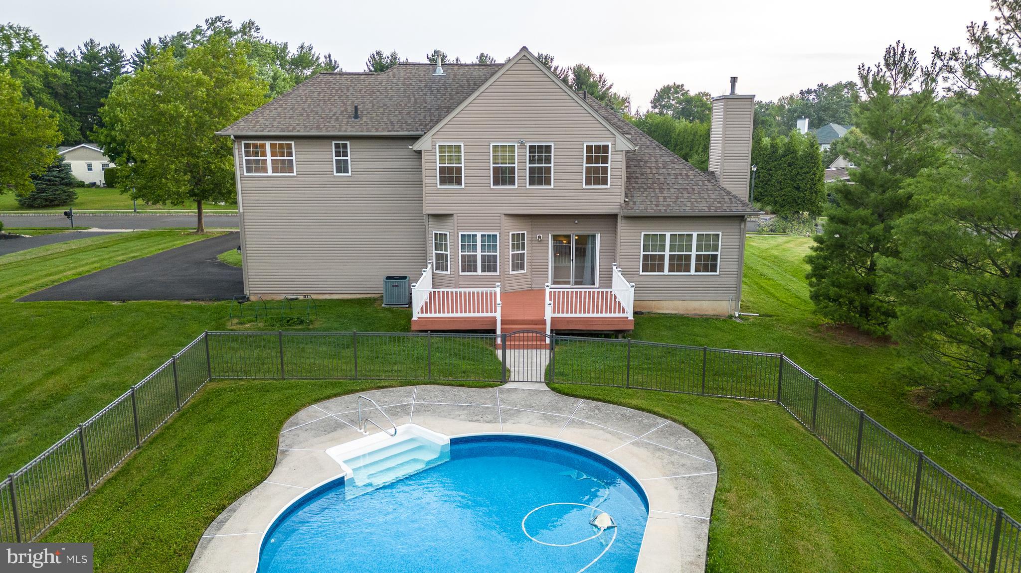 WHISPER RIDGE S - Residential