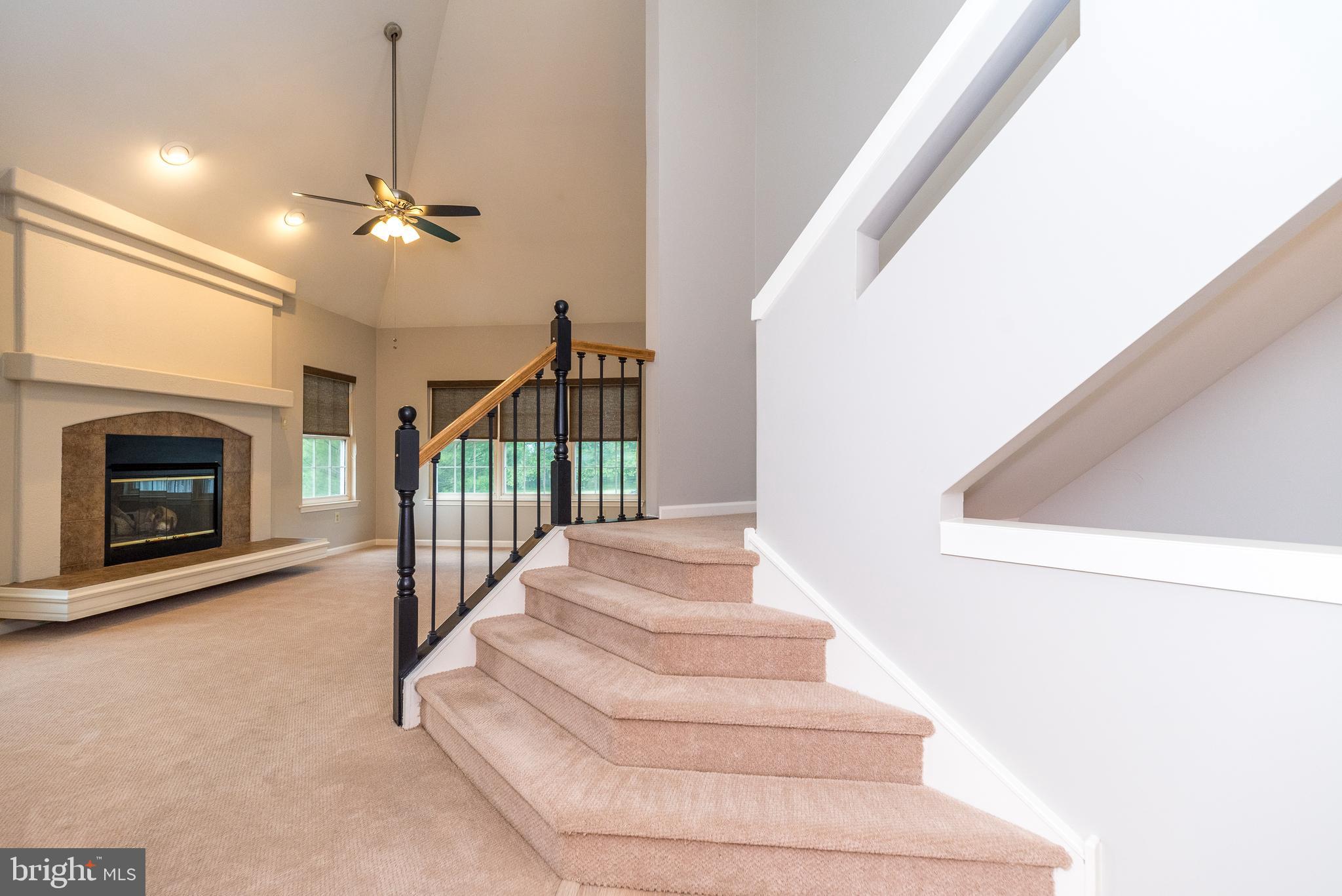 WHISPER RIDGE S - Residential