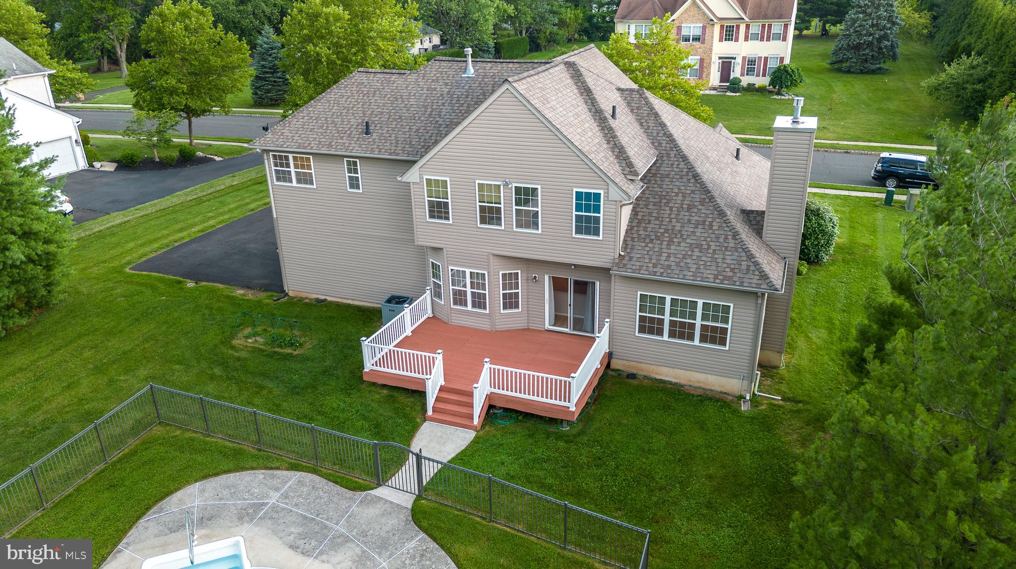 WHISPER RIDGE S - Residential