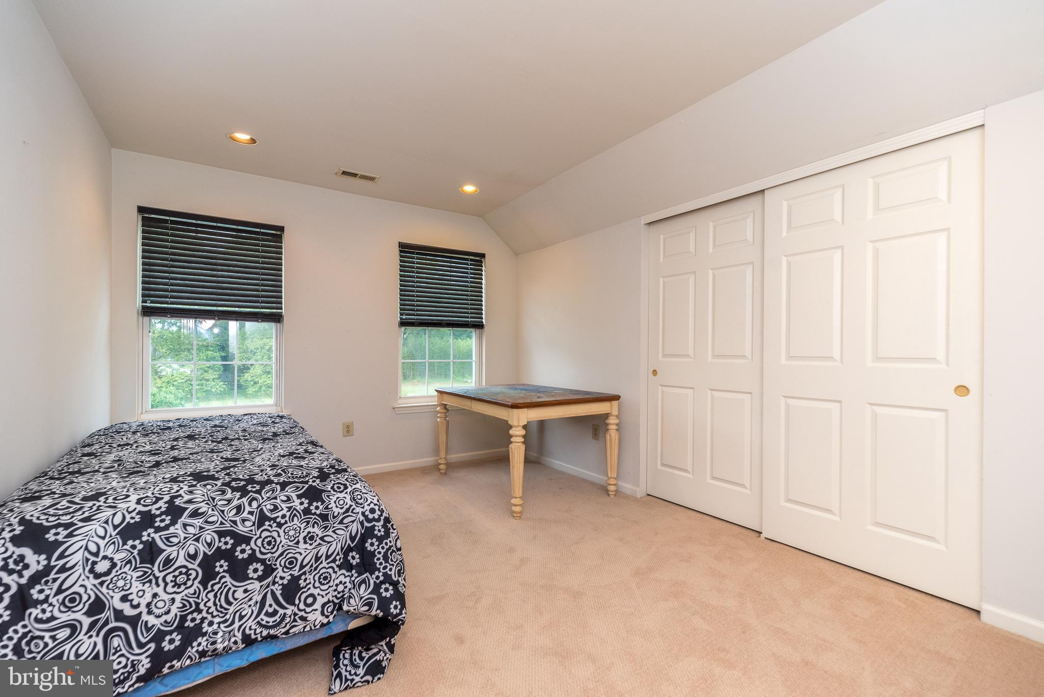 WHISPER RIDGE S - Residential