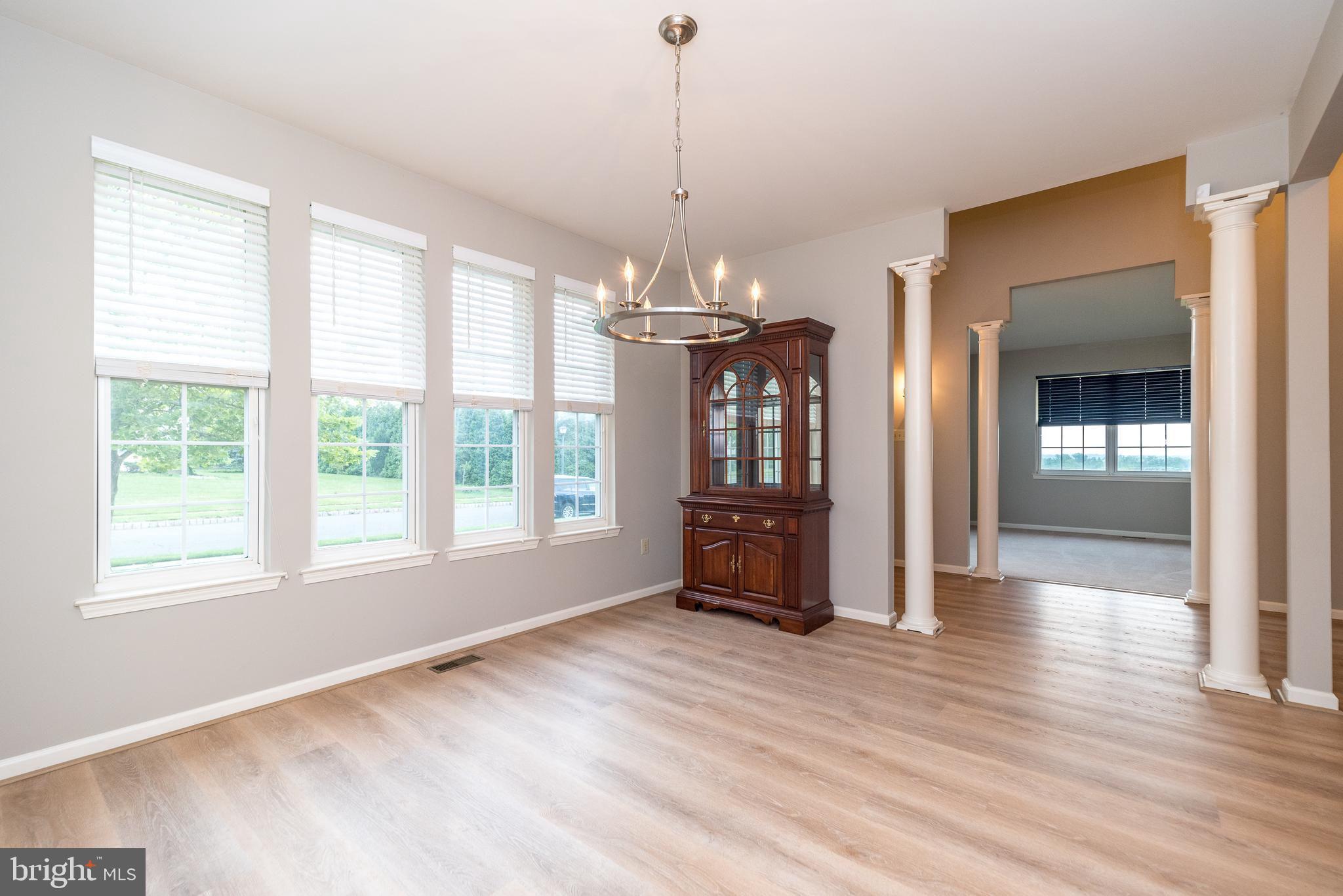 WHISPER RIDGE S - Residential