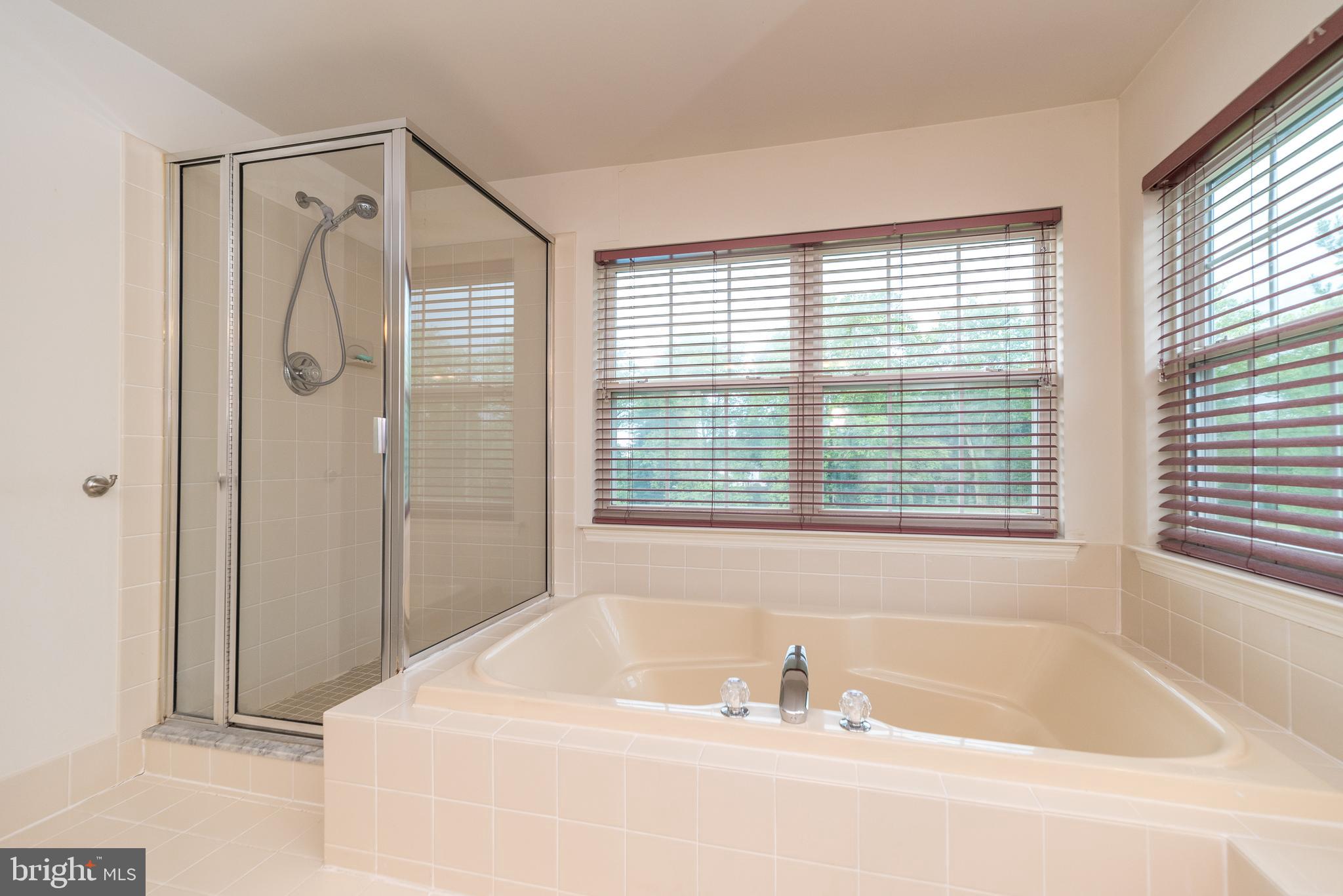 WHISPER RIDGE S - Residential