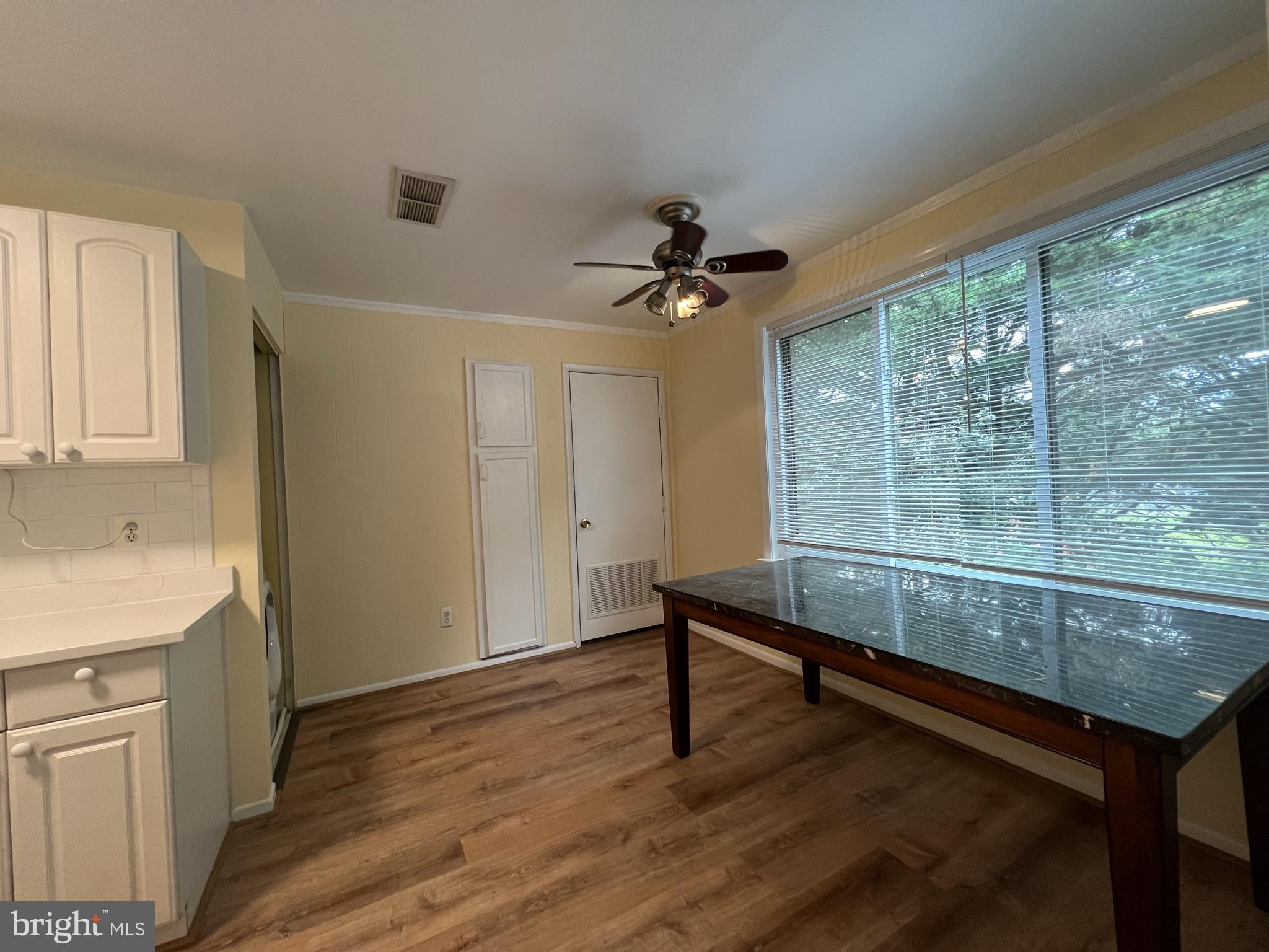 LONG REACH HOUSE CONDOMINIUMS - Residential Lease