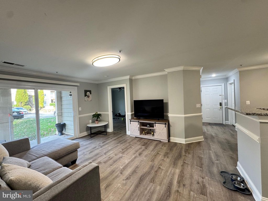 Photo of 1060 Gardenview Loop #204, WOODBRIDGE, VA 22191 (MLS # VAPW2107362)