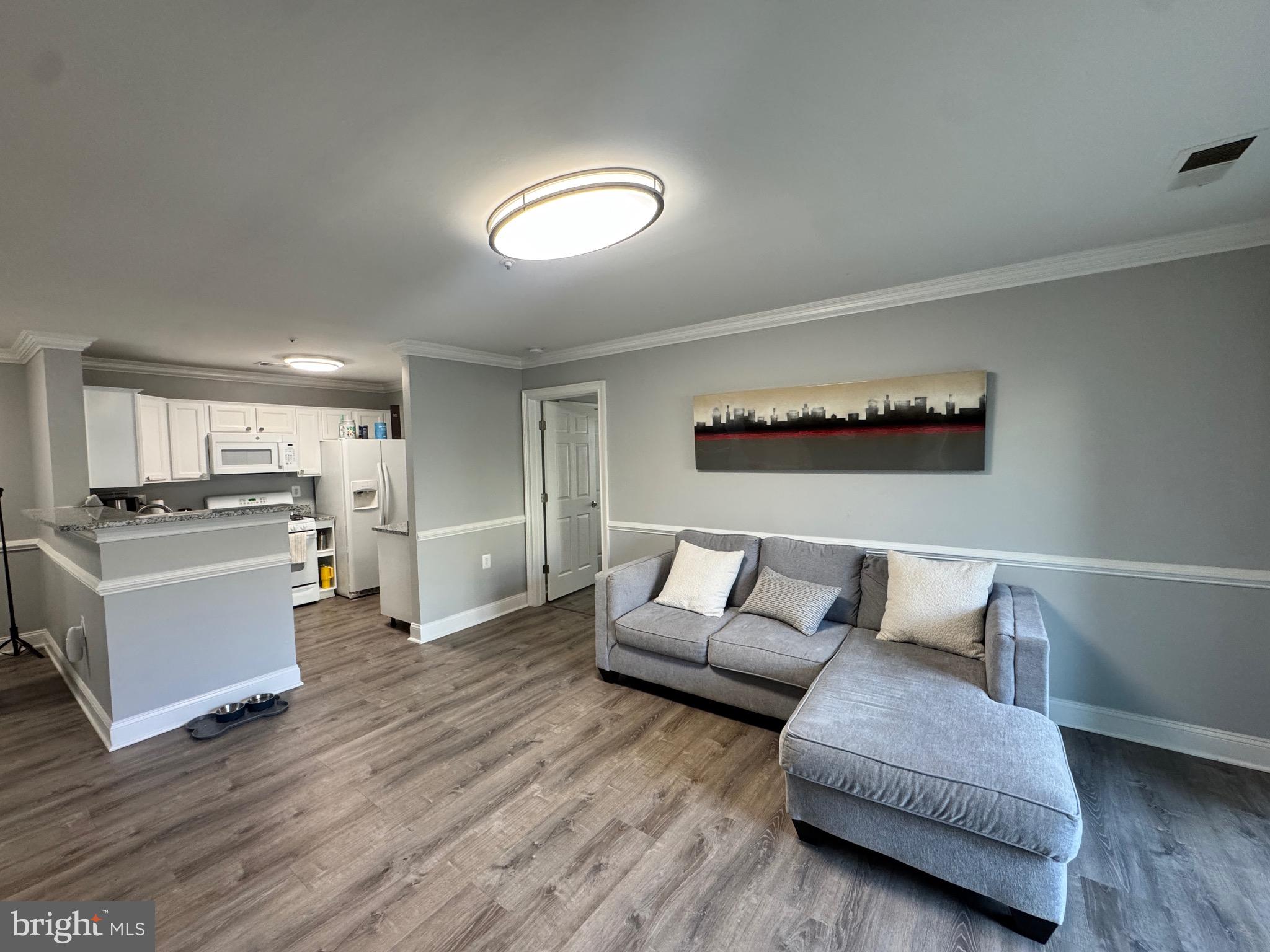 1060 GARDENVIEW LOOP 204