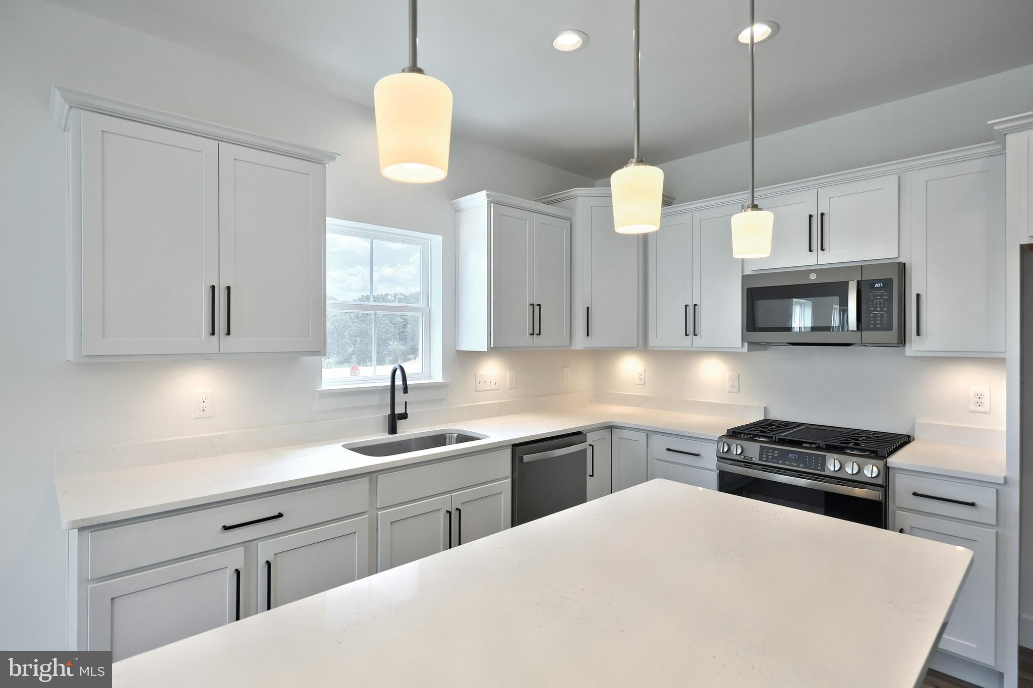 THE FIELDS AT HAMPTON HEIGHTS - Residential