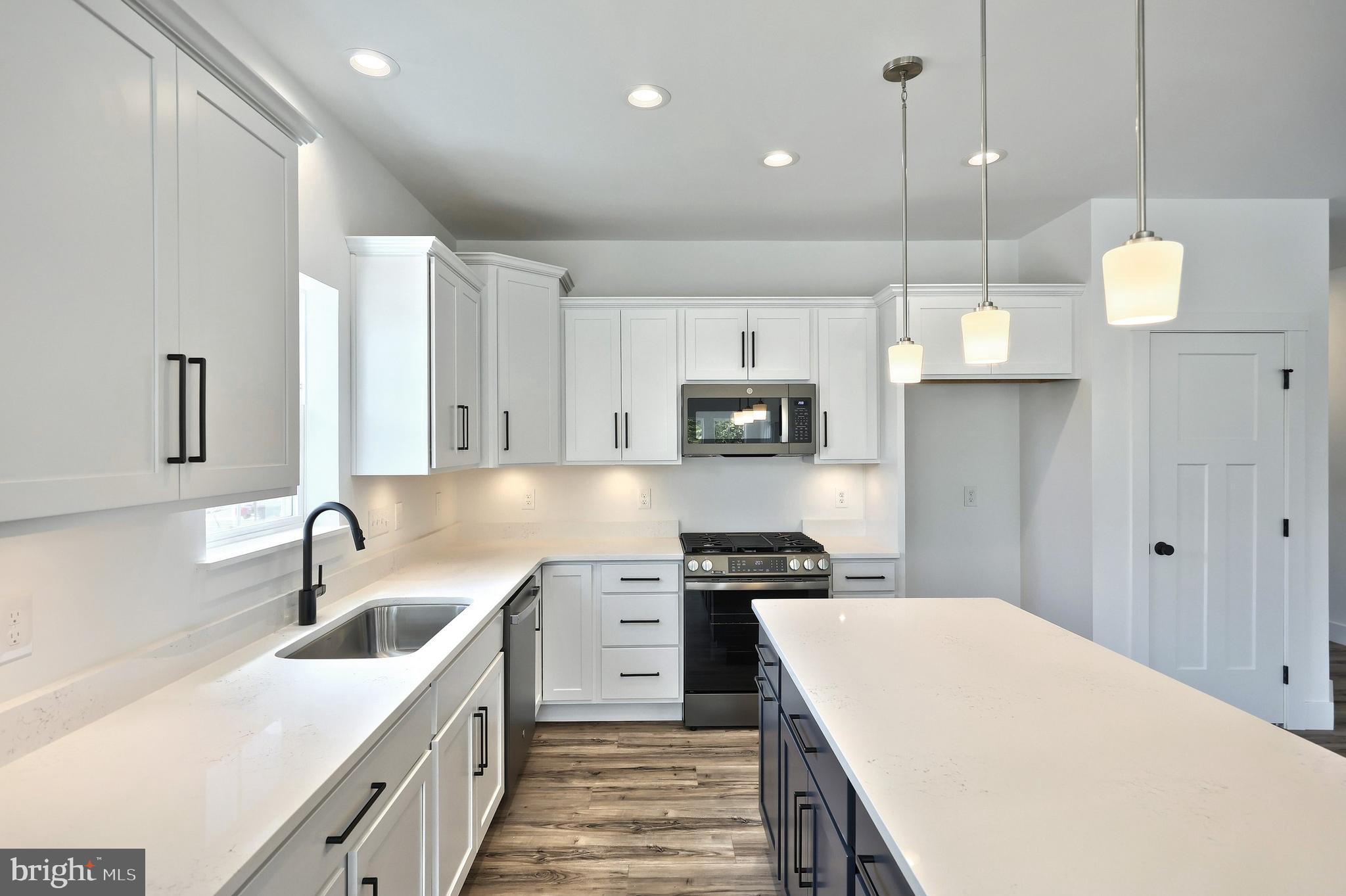 THE FIELDS AT HAMPTON HEIGHTS - Residential