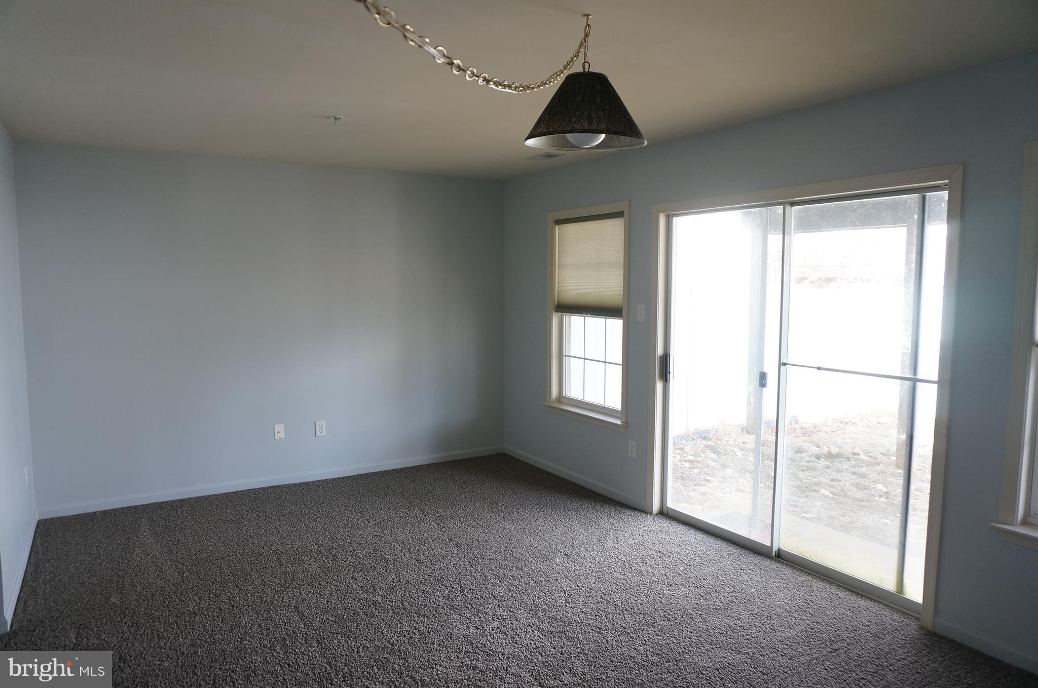 WHISPERING RIDGE - Residential