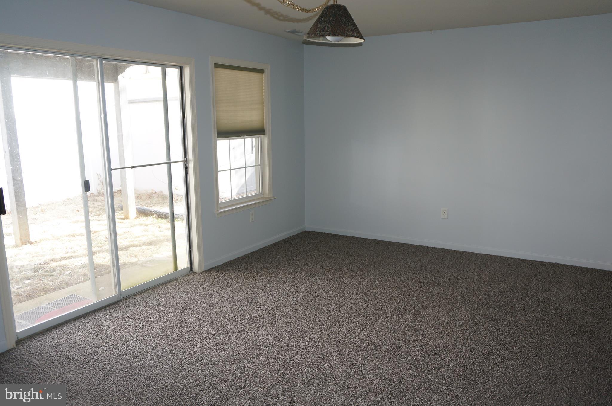 WHISPERING RIDGE - Residential