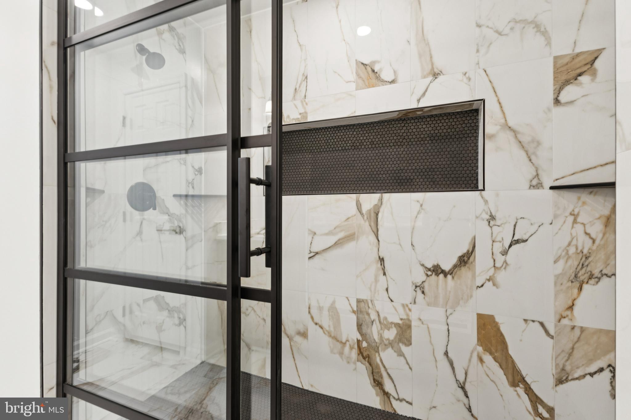 MANORS OF LEESBURG - Residential