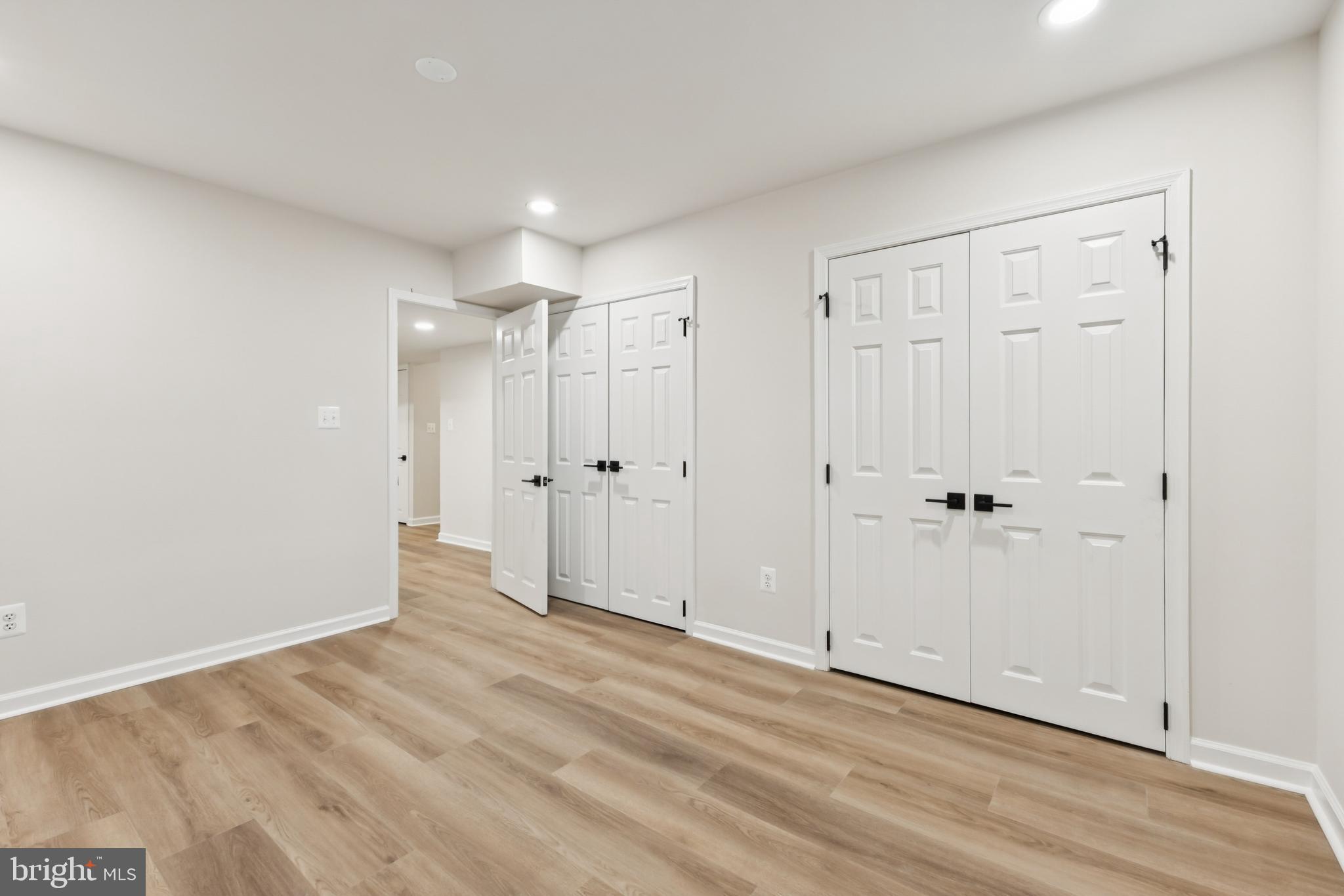 MANORS OF LEESBURG - Residential