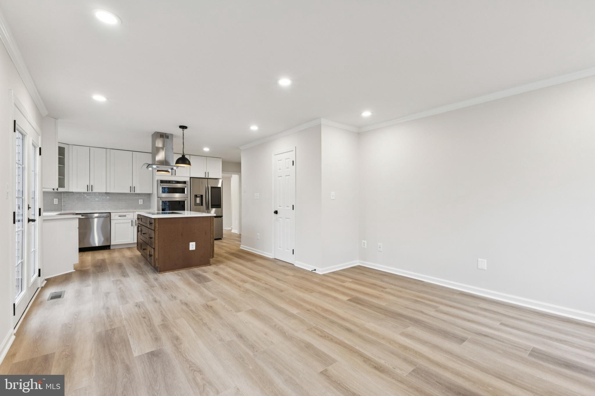 MANORS OF LEESBURG - Residential