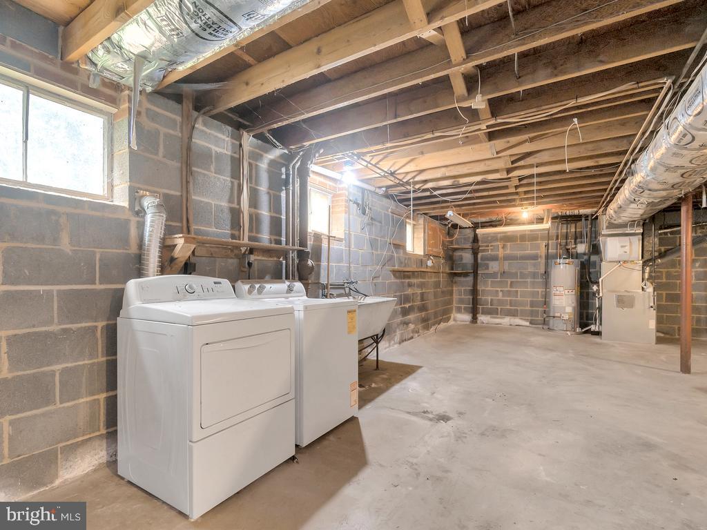 AYRHILL ESTATES - Residential