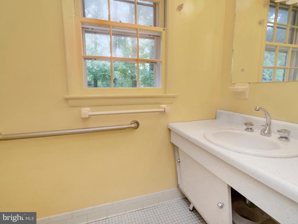 AYRHILL ESTATES - Residential