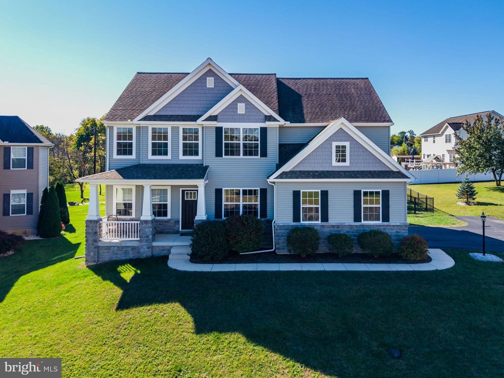 Photo of 20 Hunt Pl, MECHANICSBURG, PA 17050 (MLS # PACB2047690)