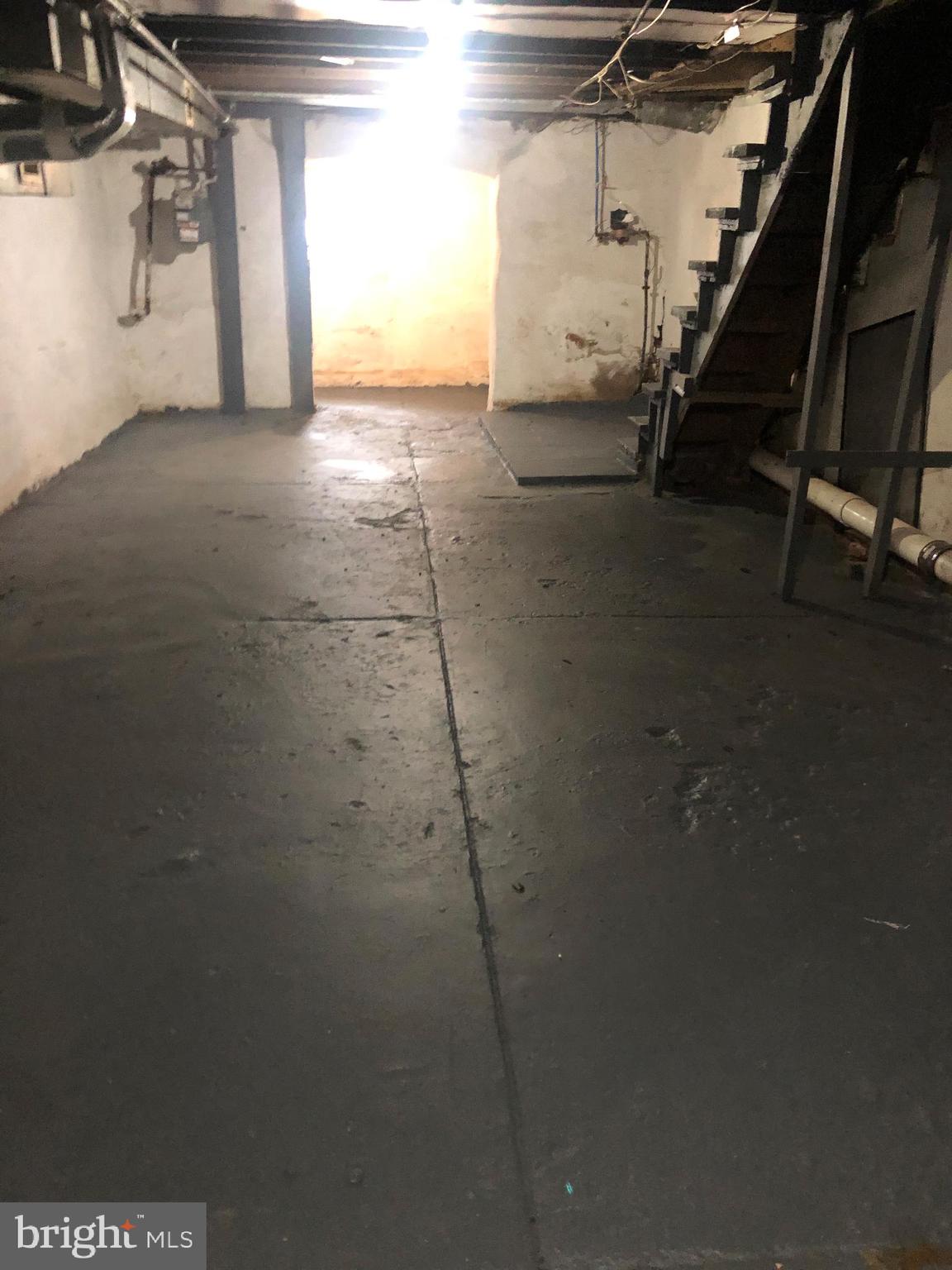 OVERBROOK - Residential Lease