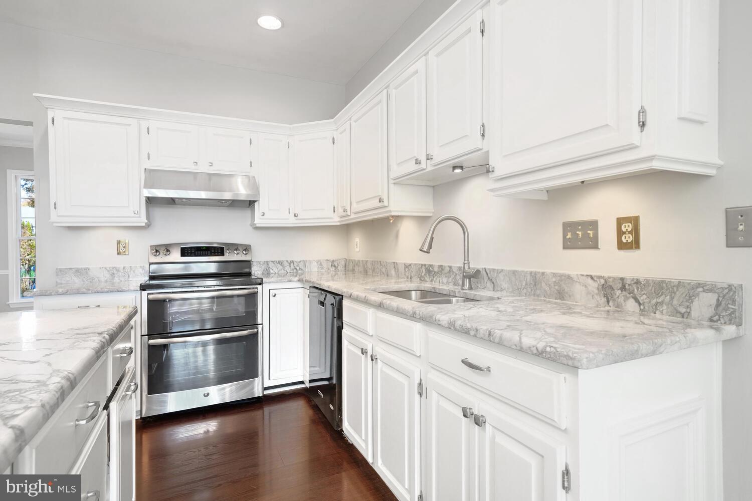 POTOMAC CROSSING - Residential