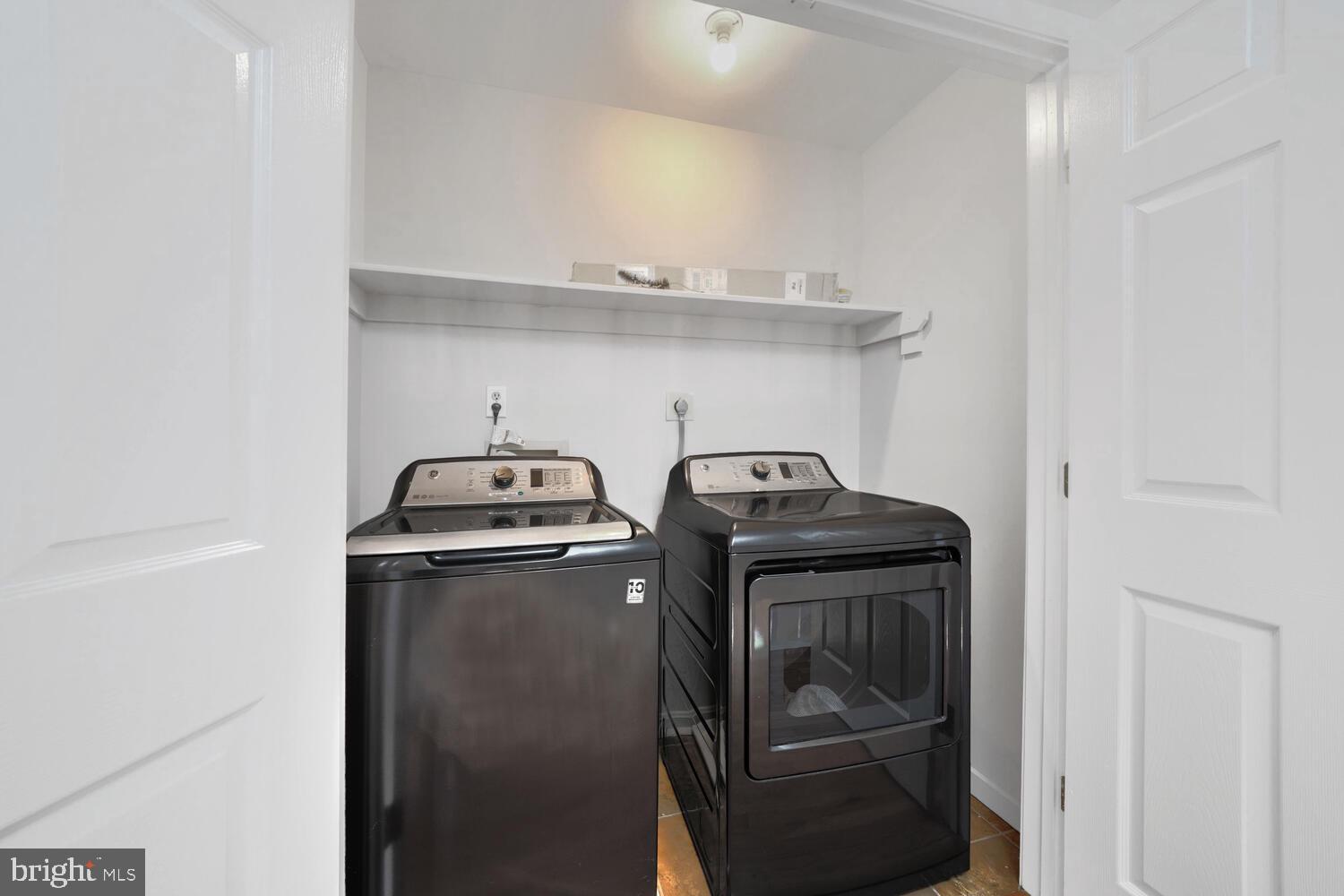 POTOMAC CROSSING - Residential