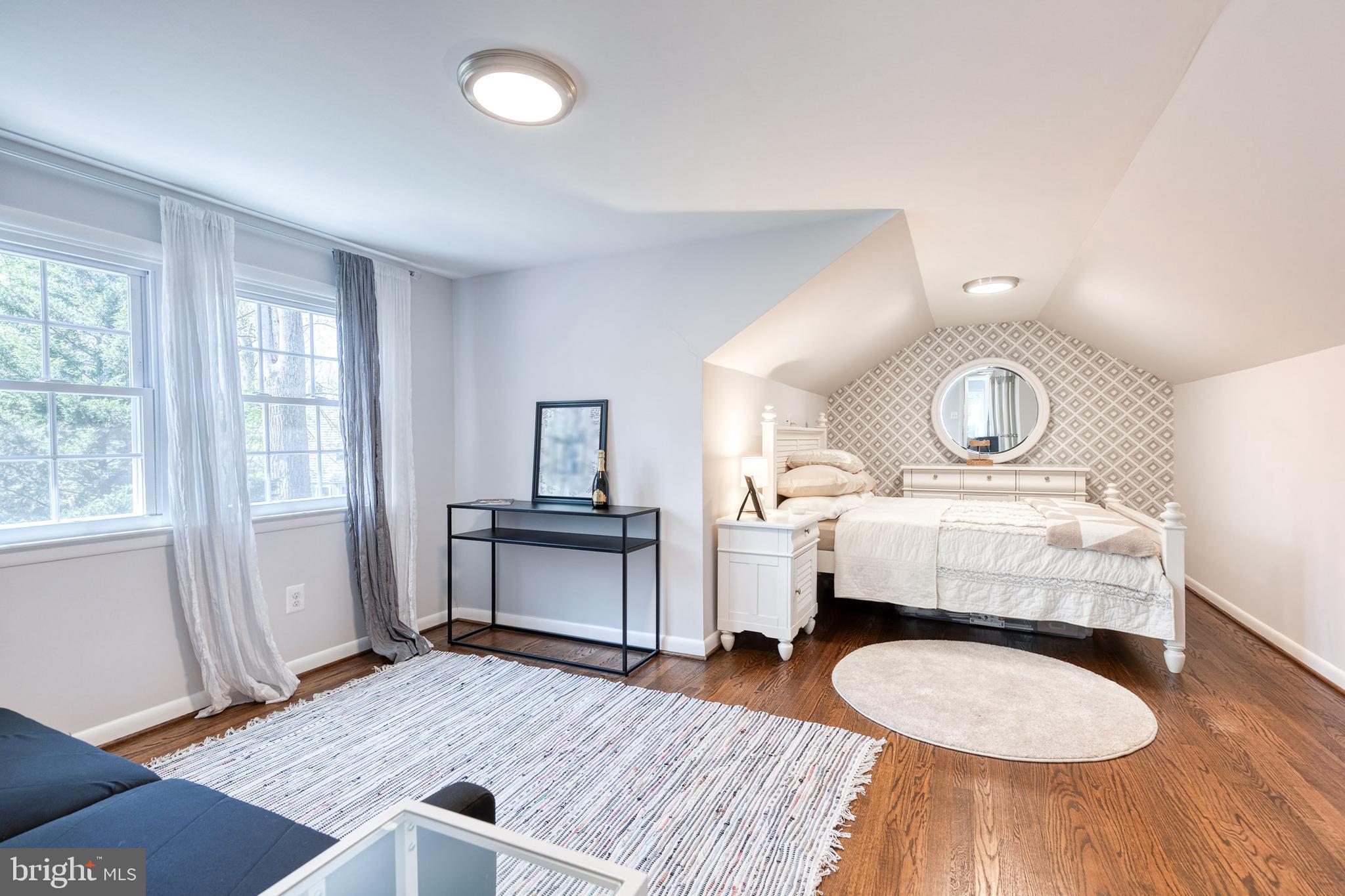 HAMPTON - Residential