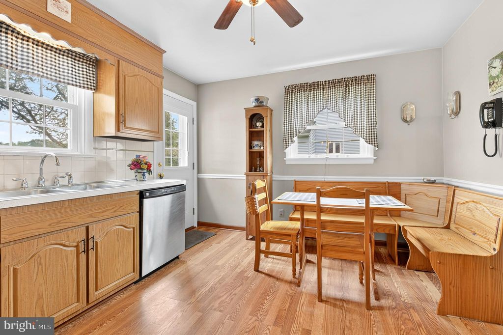 Photo of 918 W Fairway Drive, LANCASTER, PA 17603 (MLS # PALA2077354)