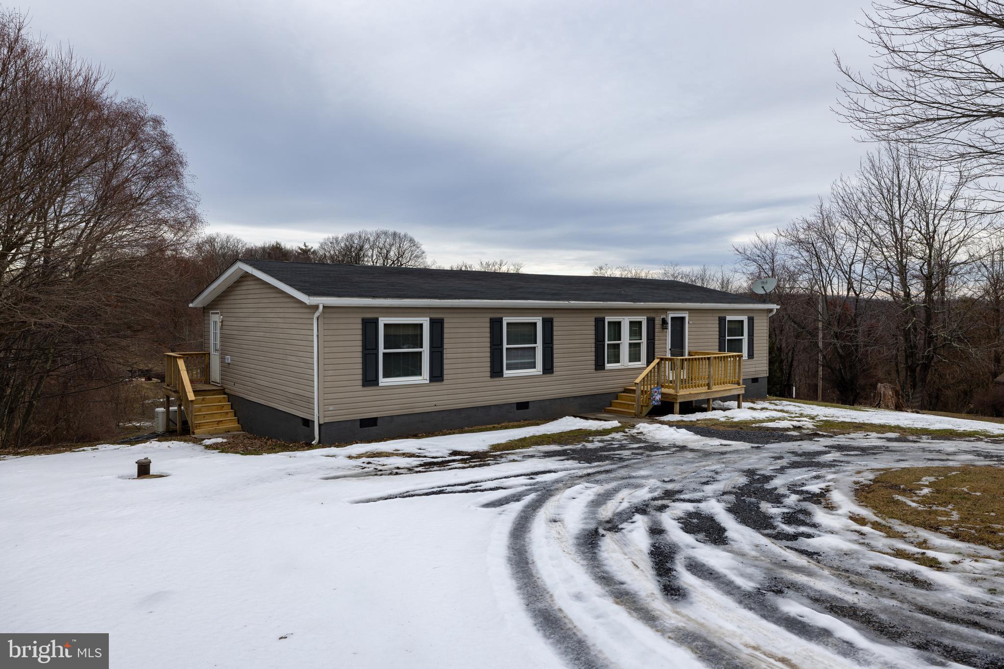 SKYLINE LAKES - Residential