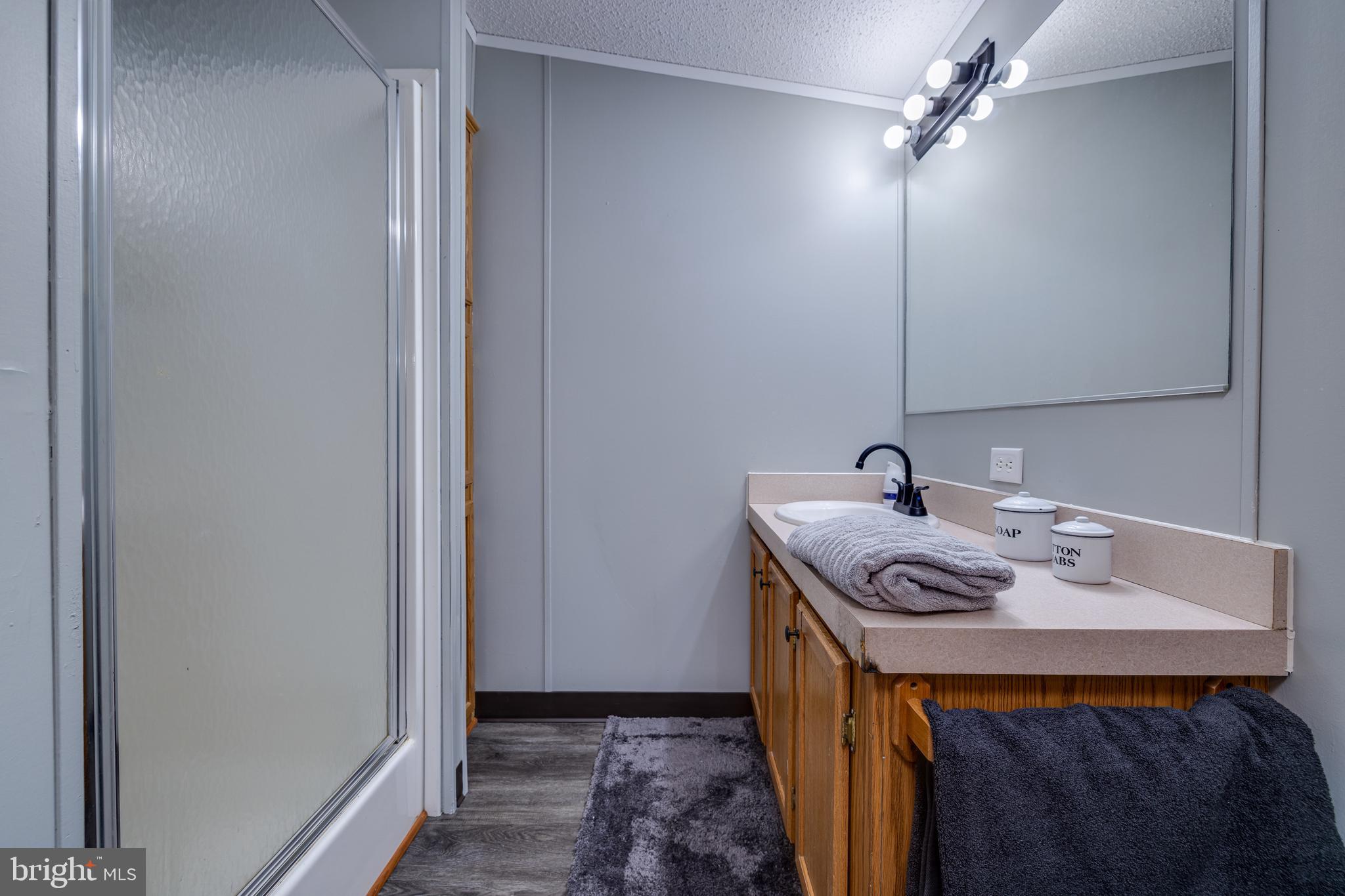 SKYLINE LAKES - Residential