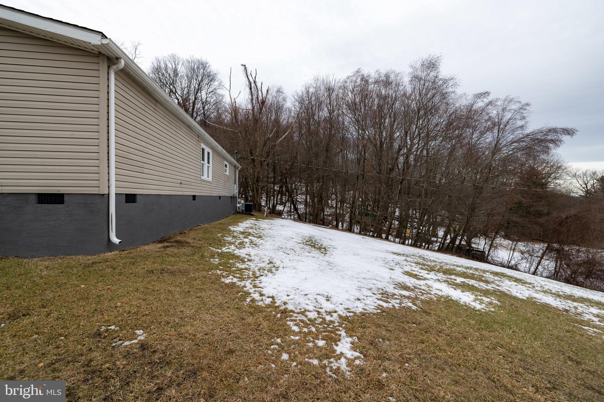 SKYLINE LAKES - Residential