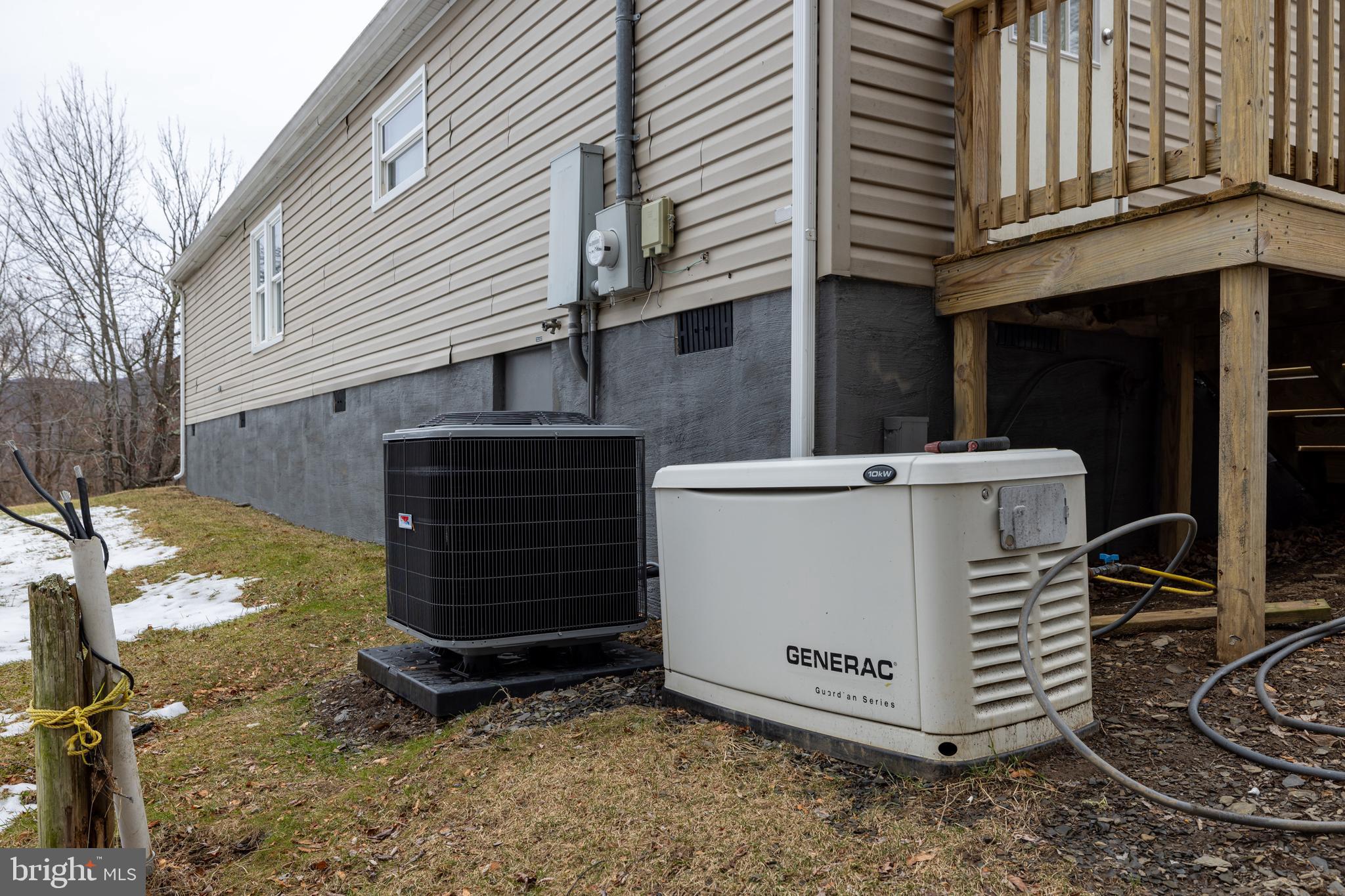 SKYLINE LAKES - Residential