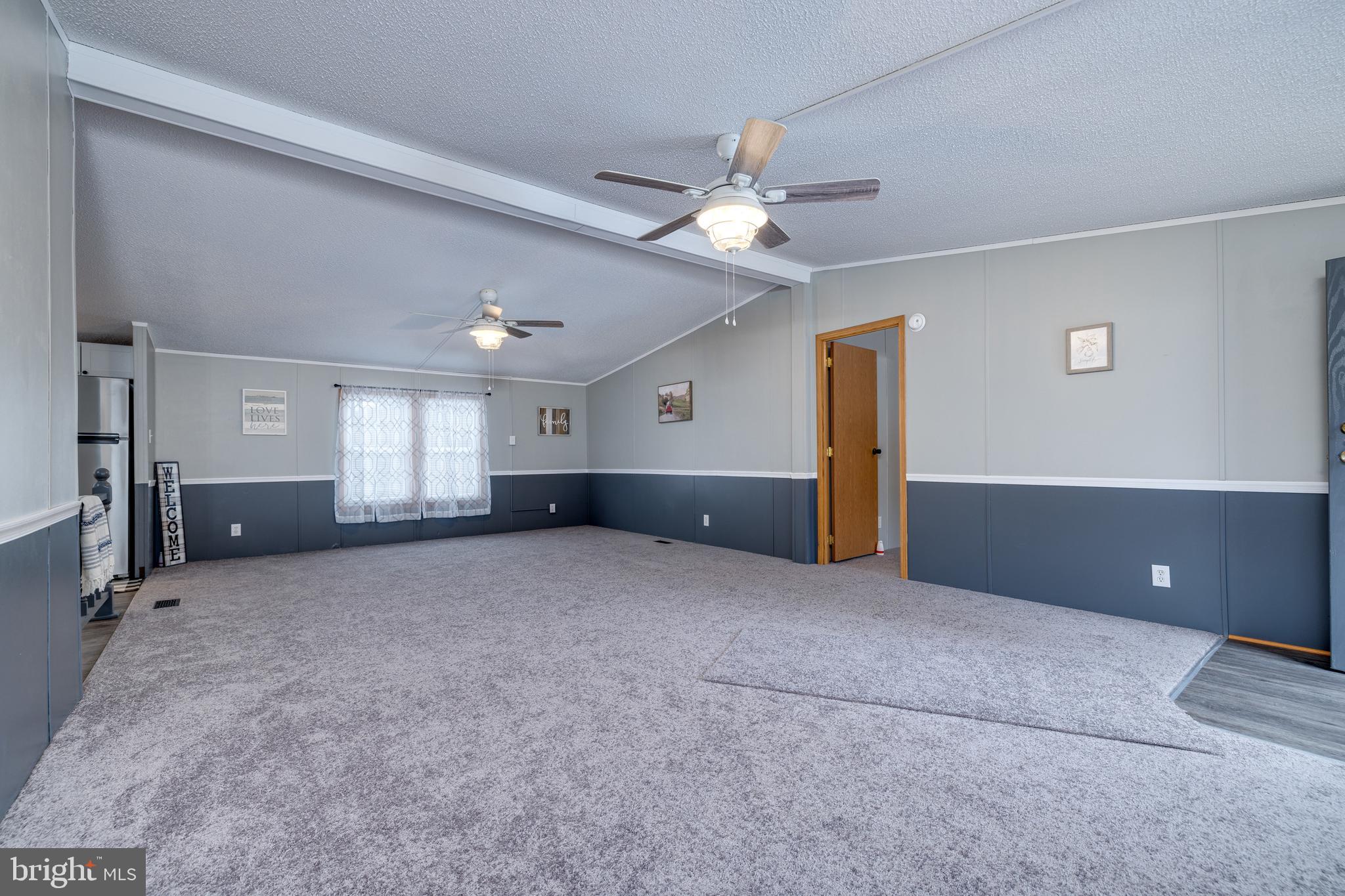 SKYLINE LAKES - Residential