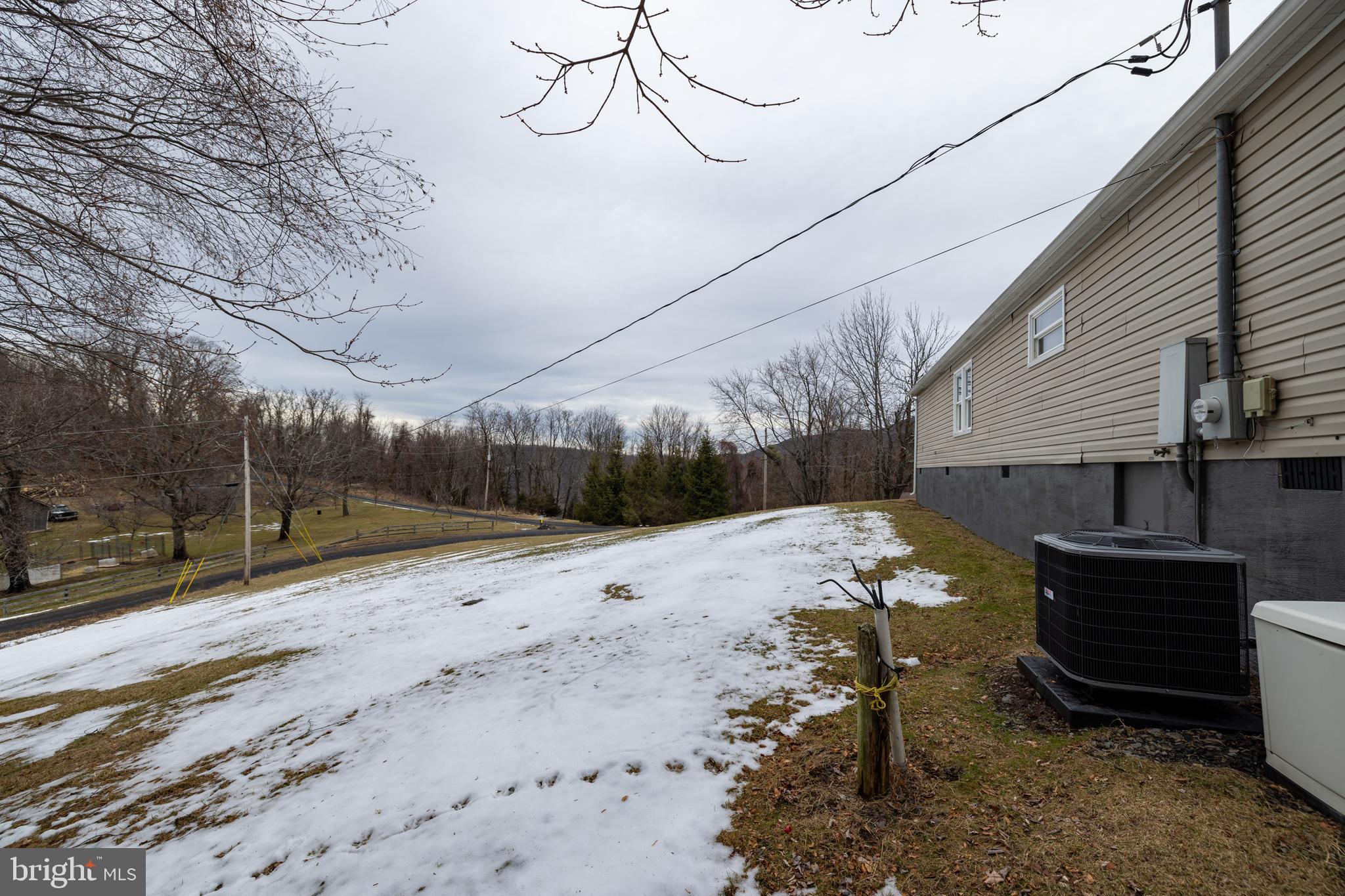 SKYLINE LAKES - Residential