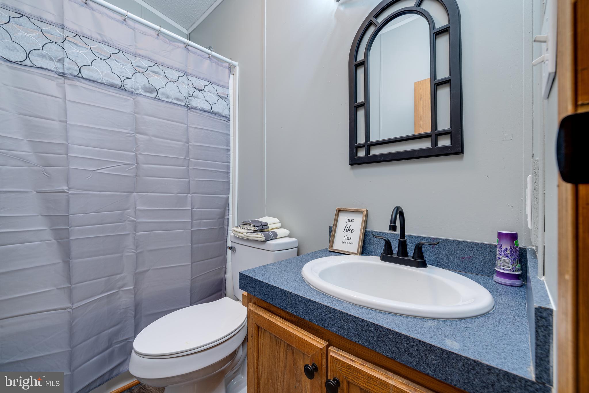 SKYLINE LAKES - Residential