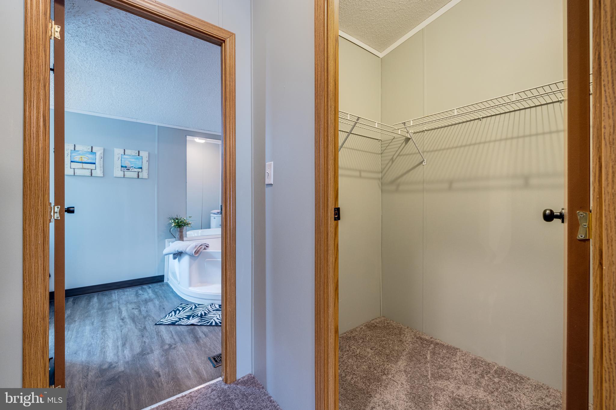 SKYLINE LAKES - Residential