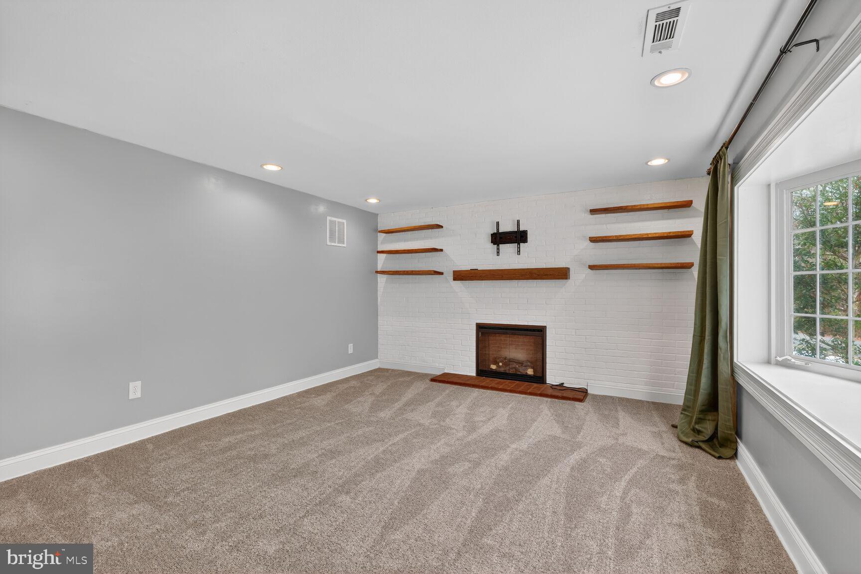 SPRINGFIELD - Residential