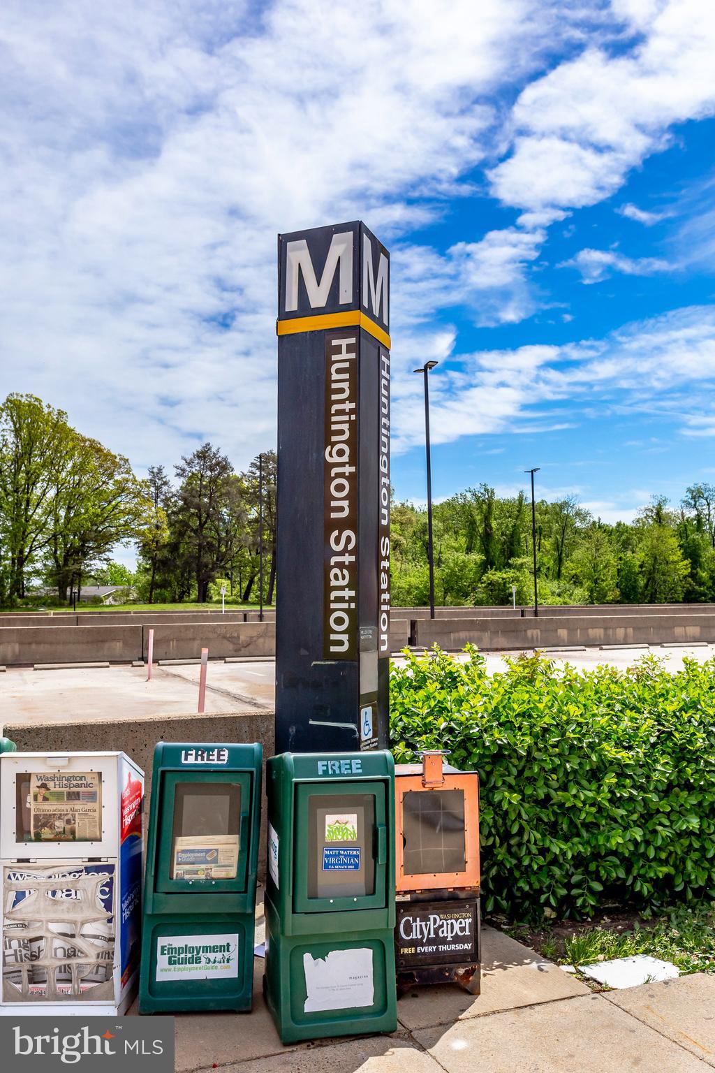 HUNTINGTON CLUB - Residential