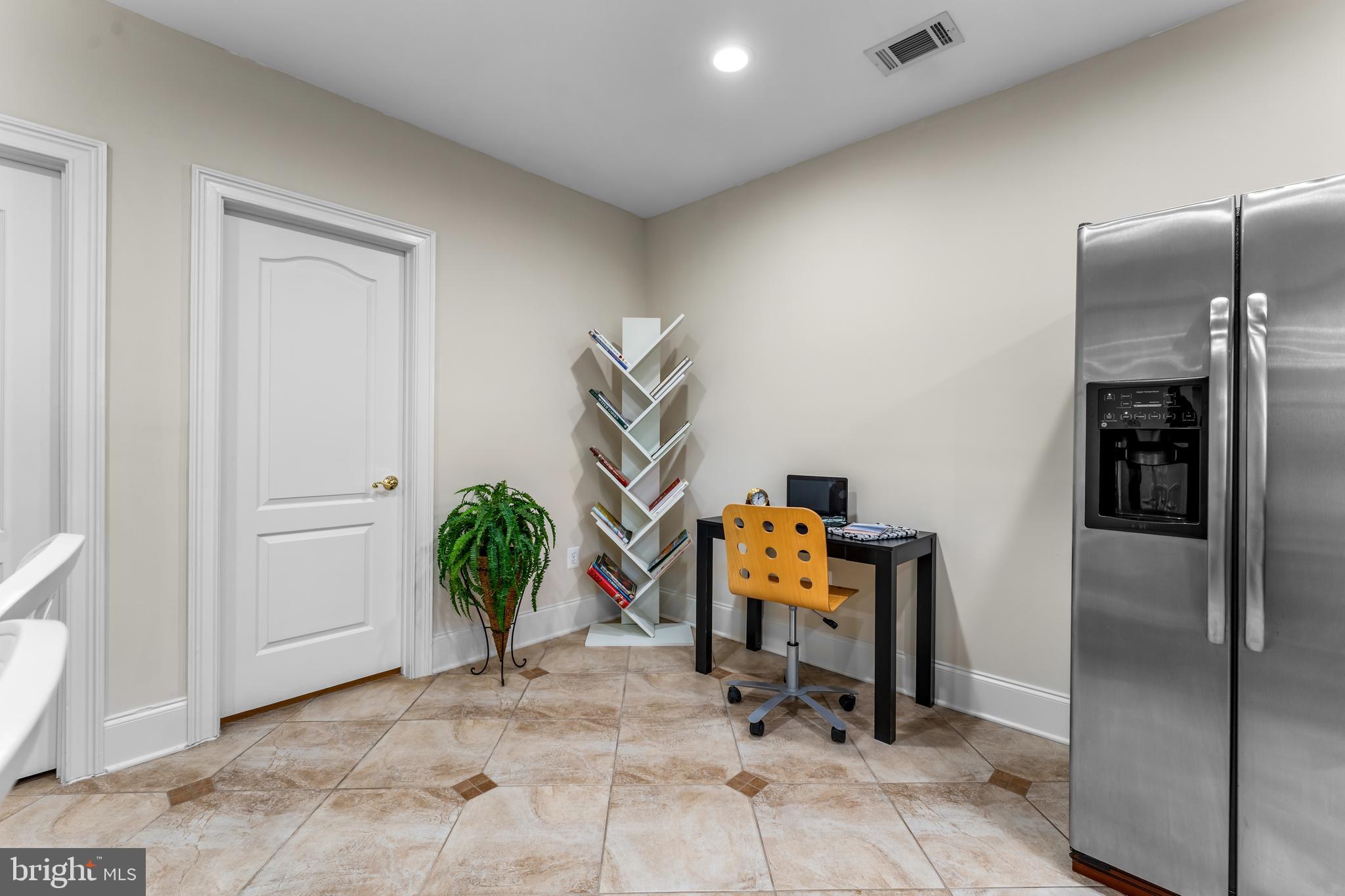 BELMONT - Residential Lease