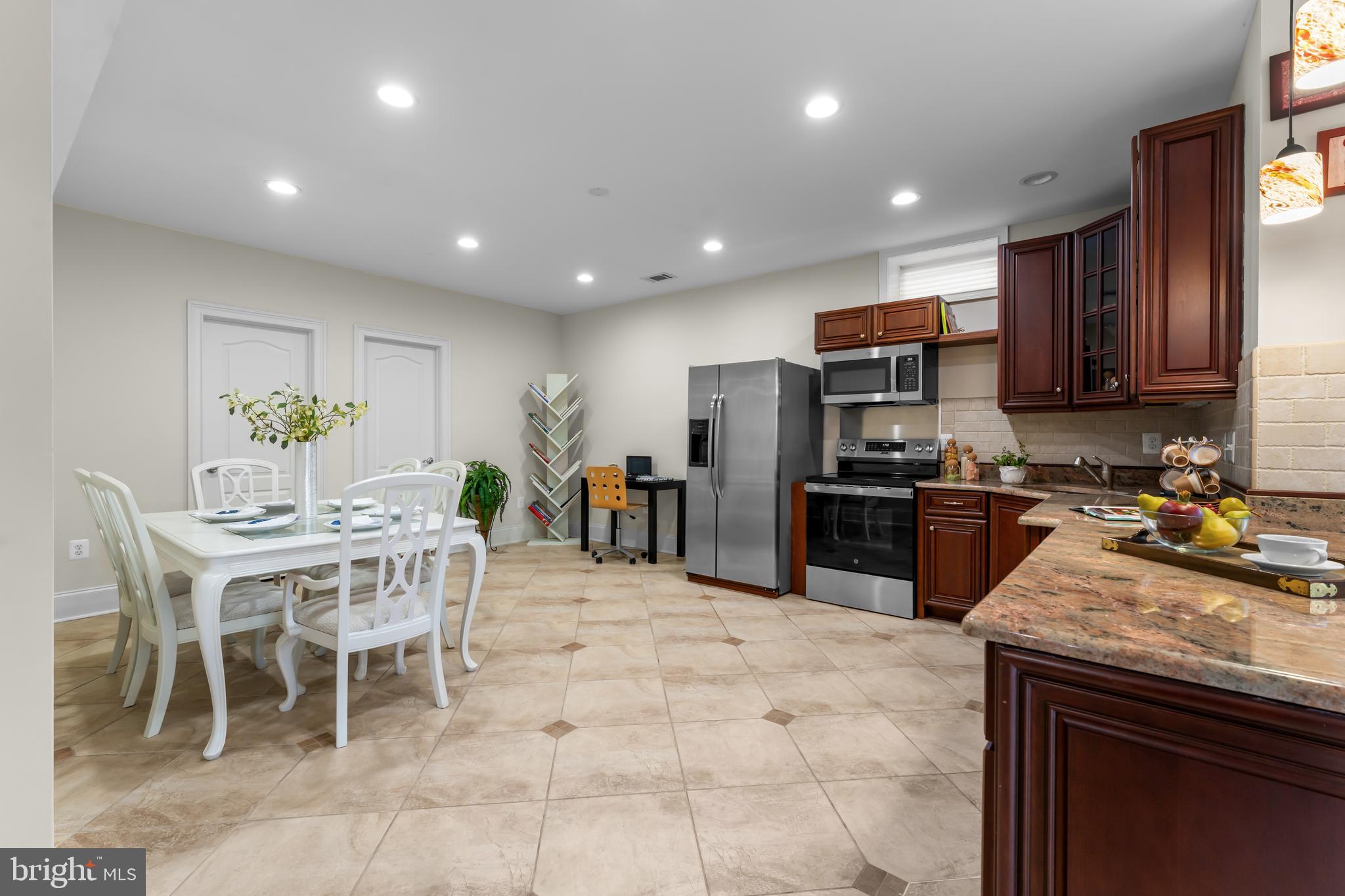 BELMONT - Residential Lease