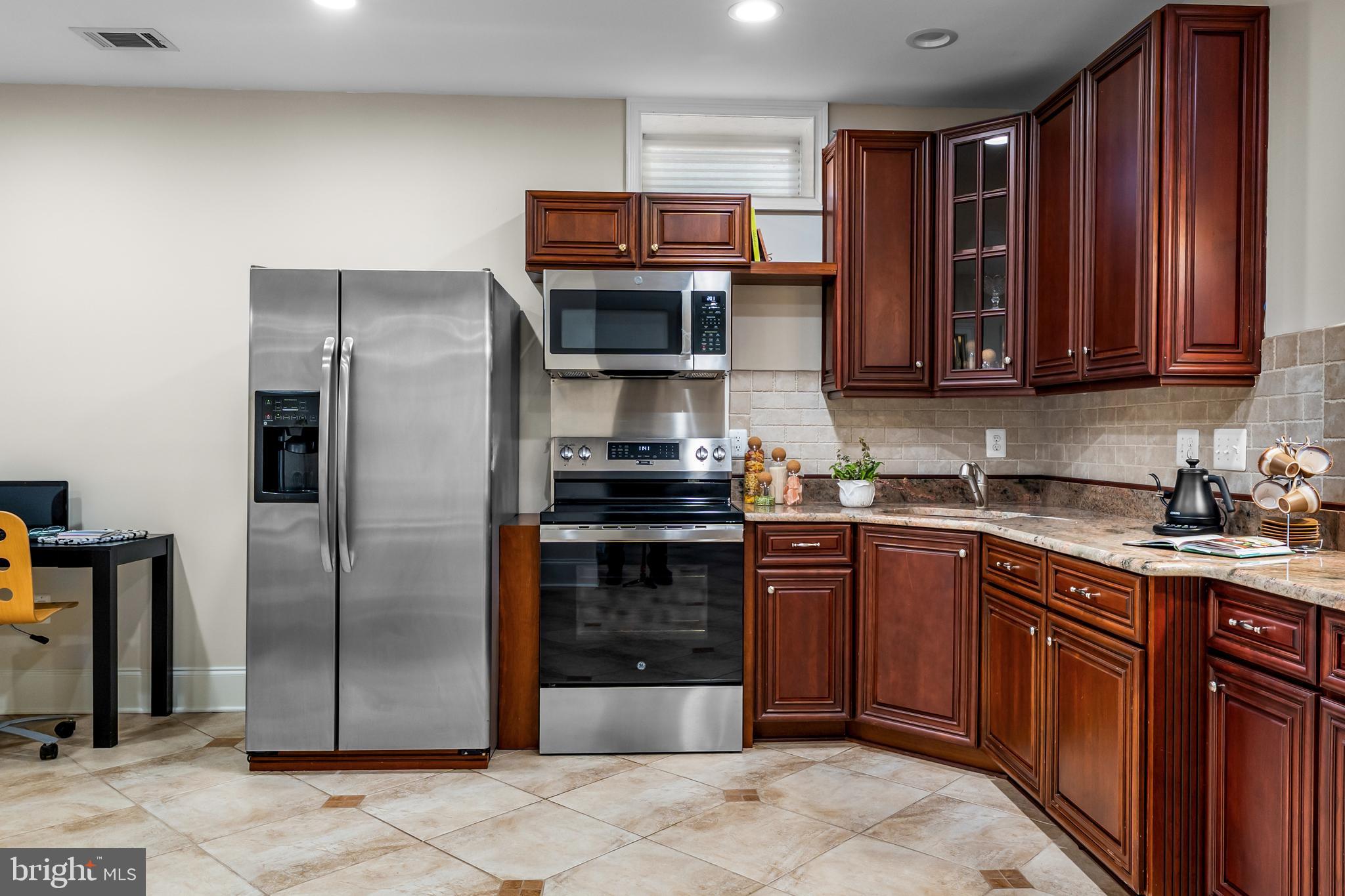 BELMONT - Residential Lease