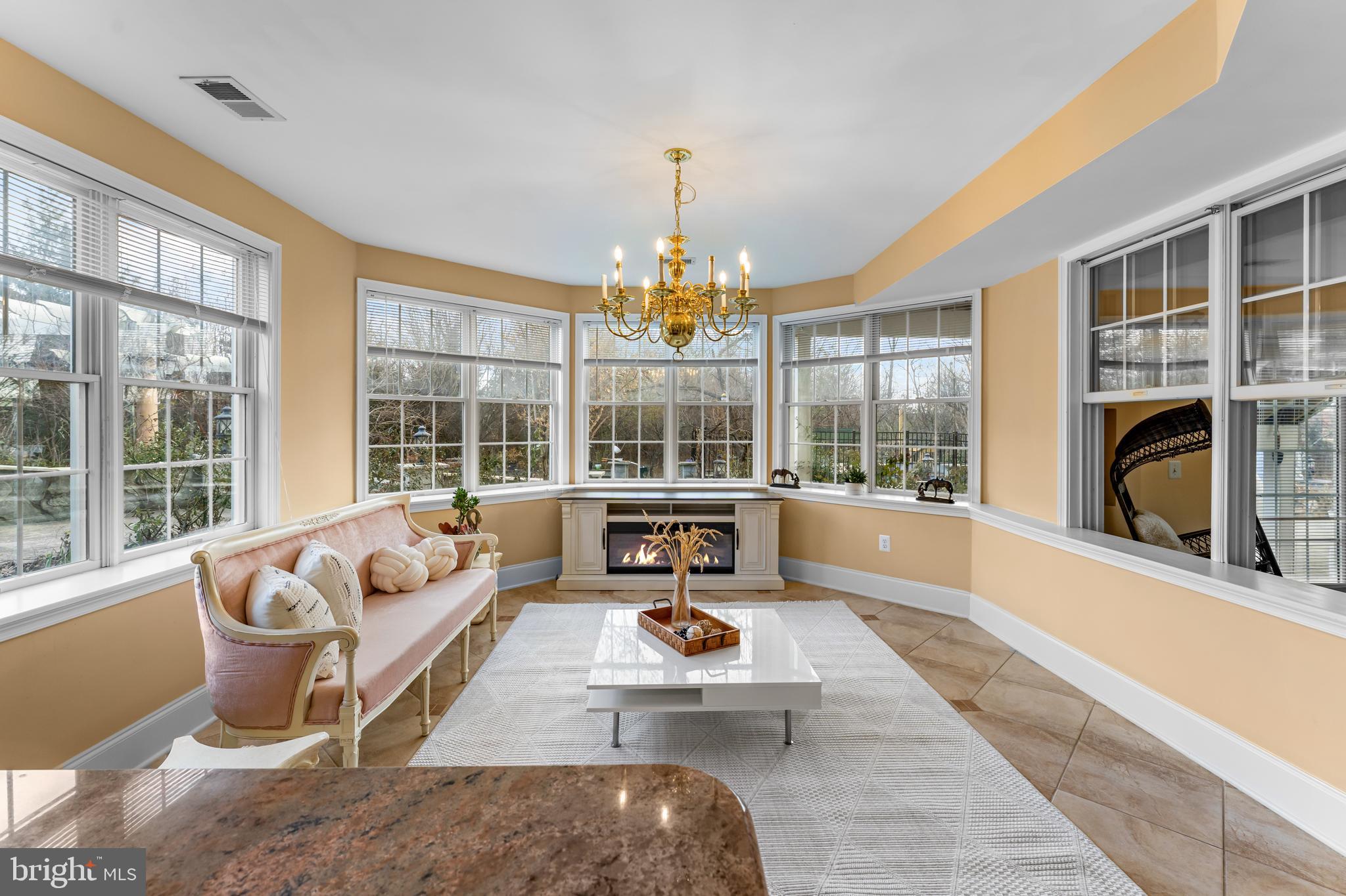 BELMONT - Residential Lease