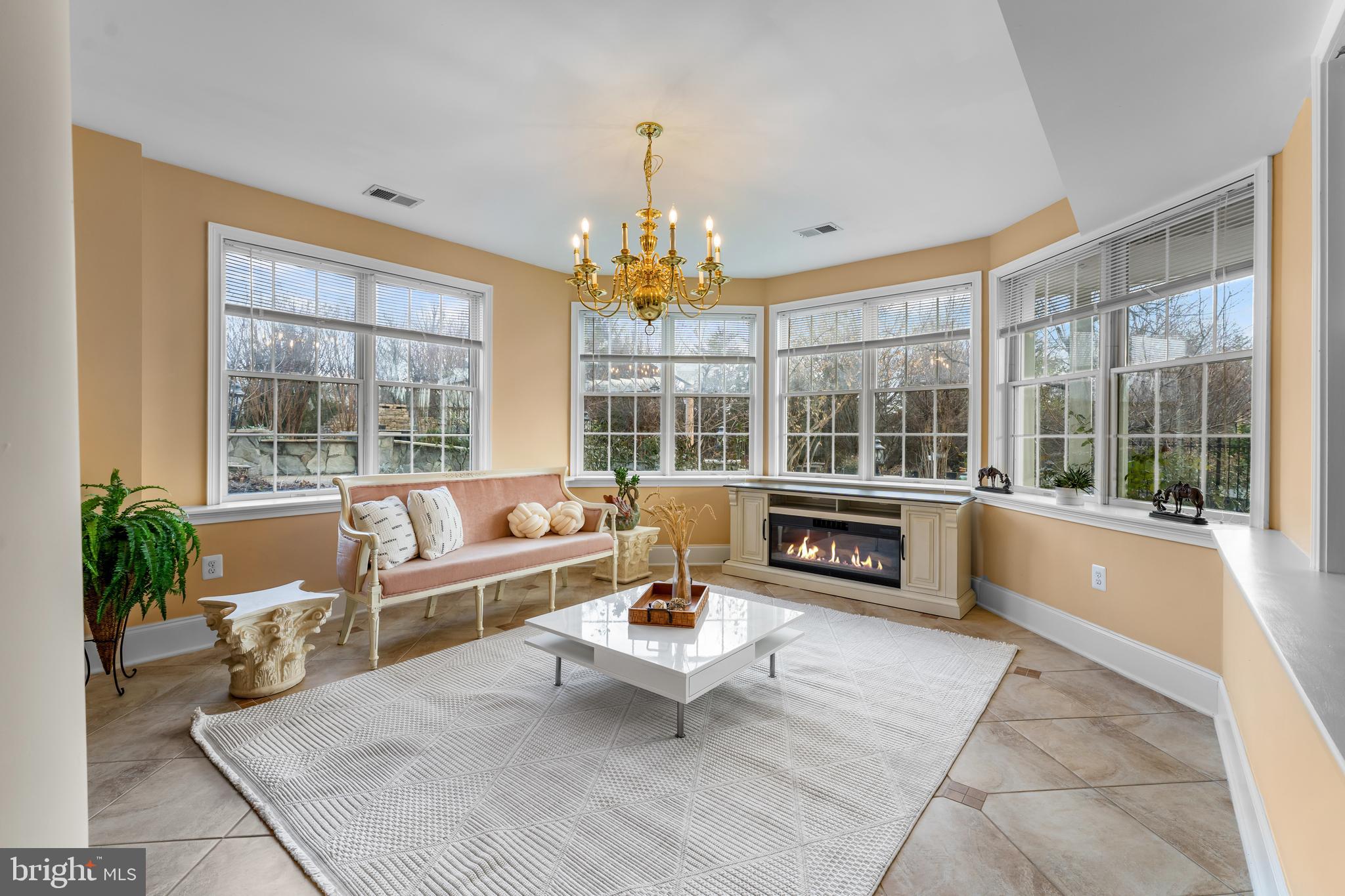 BELMONT - Residential Lease