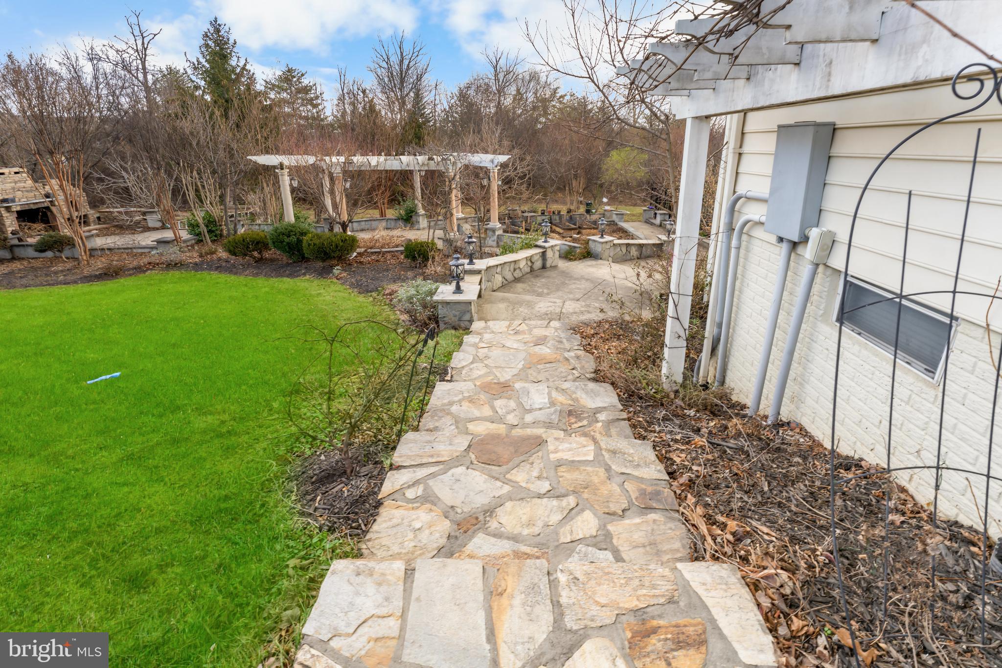 BELMONT - Residential Lease